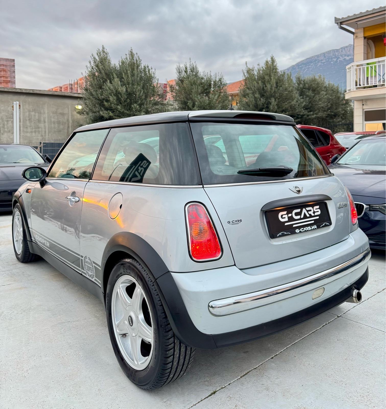 MINI Cooper 1,6 Benzin —Mod 2002—REG.GOD.DANA—KOŽA—KLIMA—ALU 16”—TOP!, fotografija 6