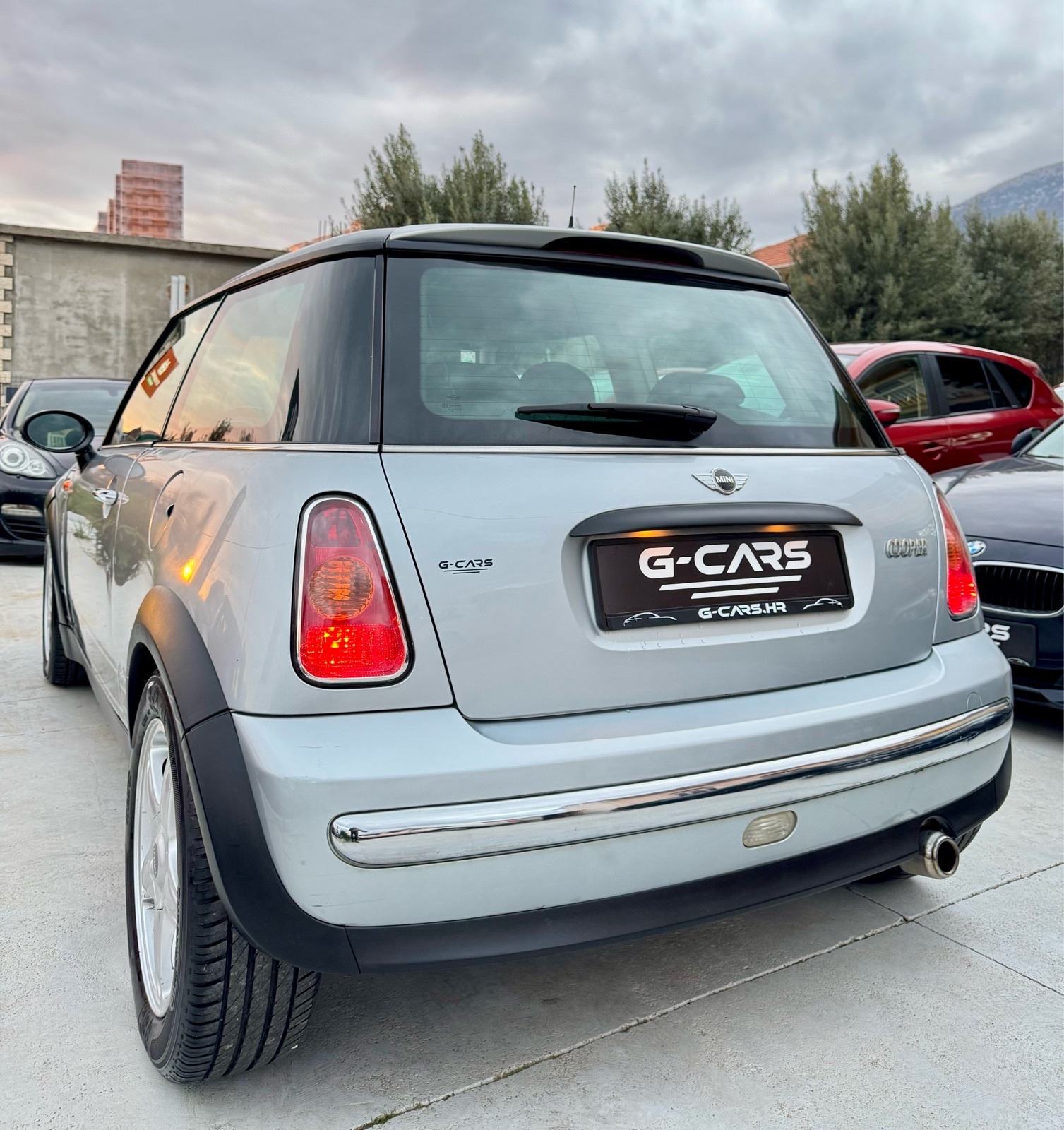 MINI Cooper 1,6 Benzin —Mod 2002—REG.GOD.DANA—KOŽA—KLIMA—ALU 16”—TOP!, fotografija 7