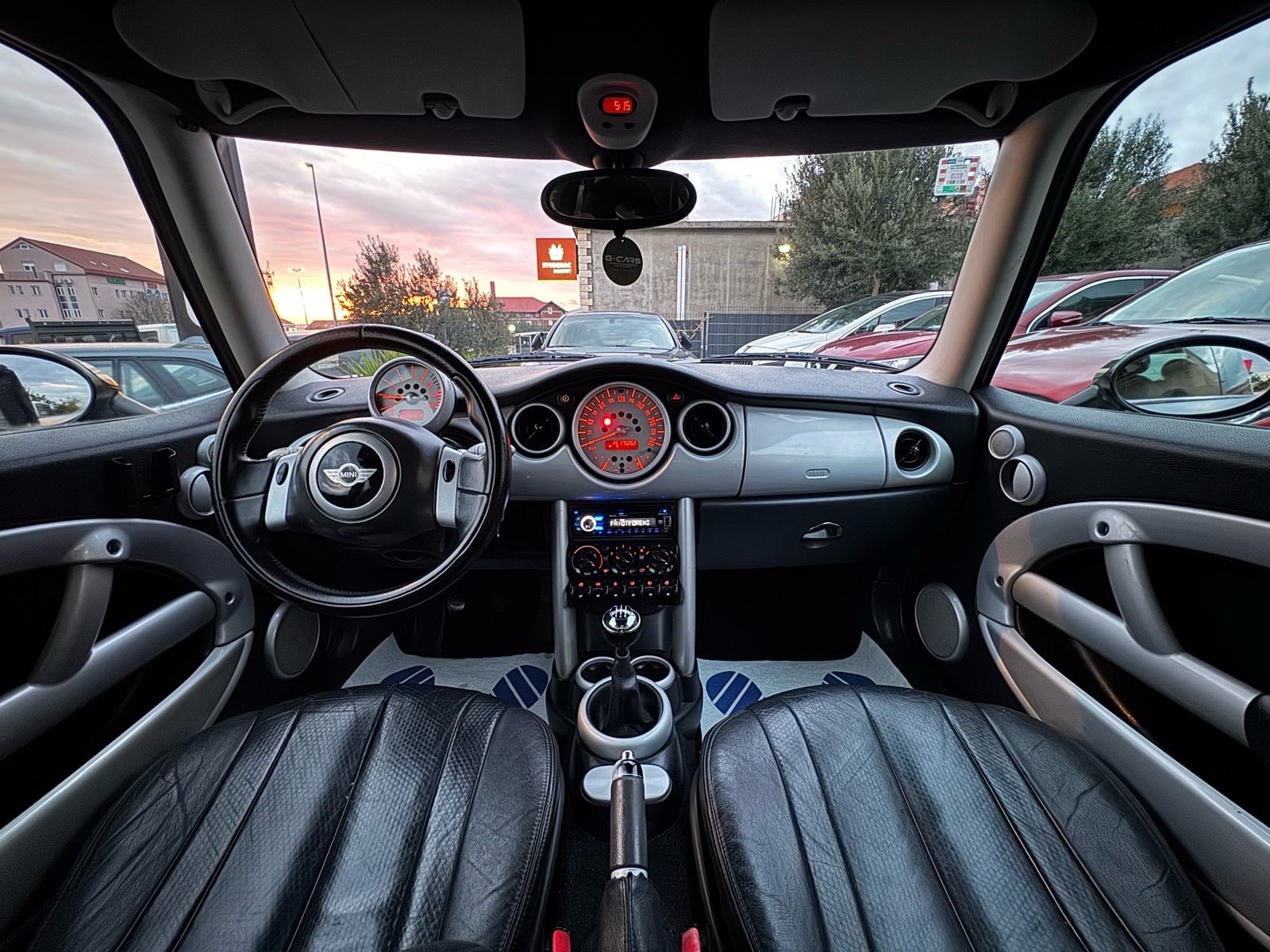 MINI Cooper 1,6 Benzin —Mod 2002—REG.GOD.DANA—KOŽA—KLIMA—ALU 16”—TOP!, fotografija 17