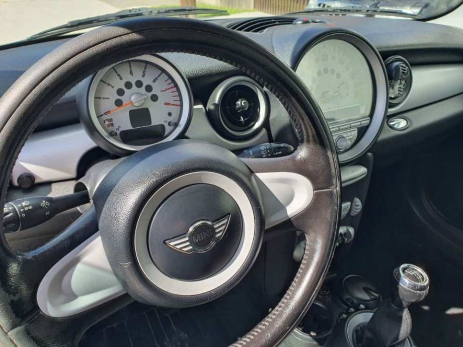 MINI Cooper 1.6 KARAMBOLIRAN (plaćanje do 36 rata,moguće po djelovima), fotografija 4