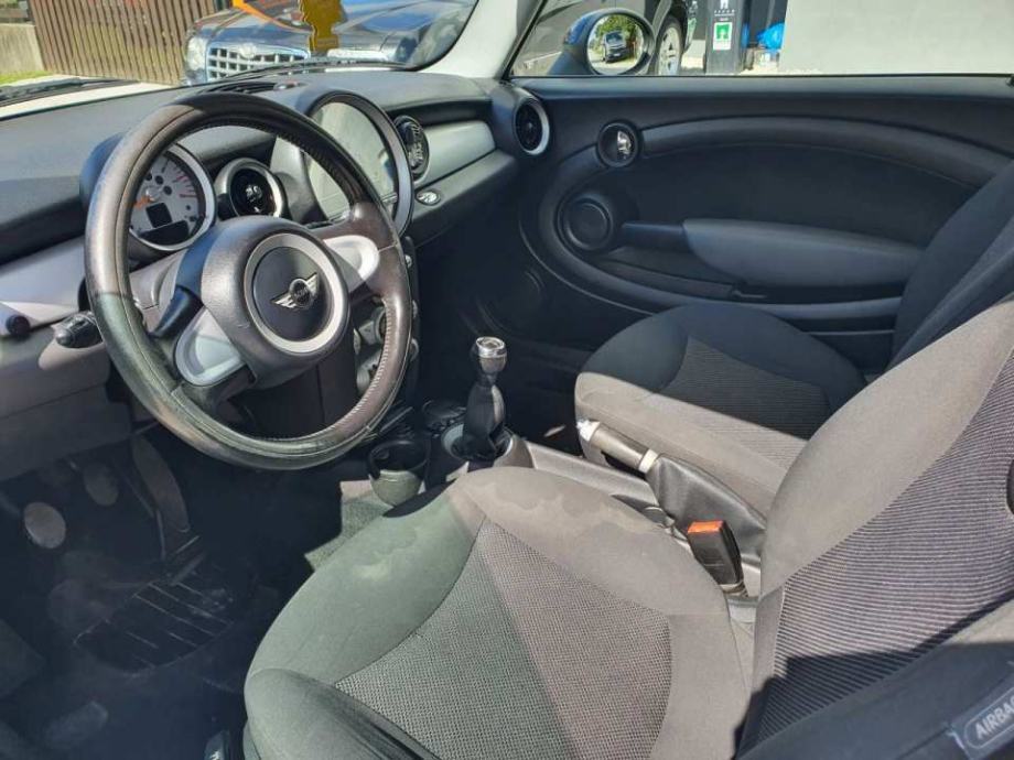 MINI Cooper 1.6 KARAMBOLIRAN (plaćanje do 36 rata,moguće po djelovima), fotografija 8