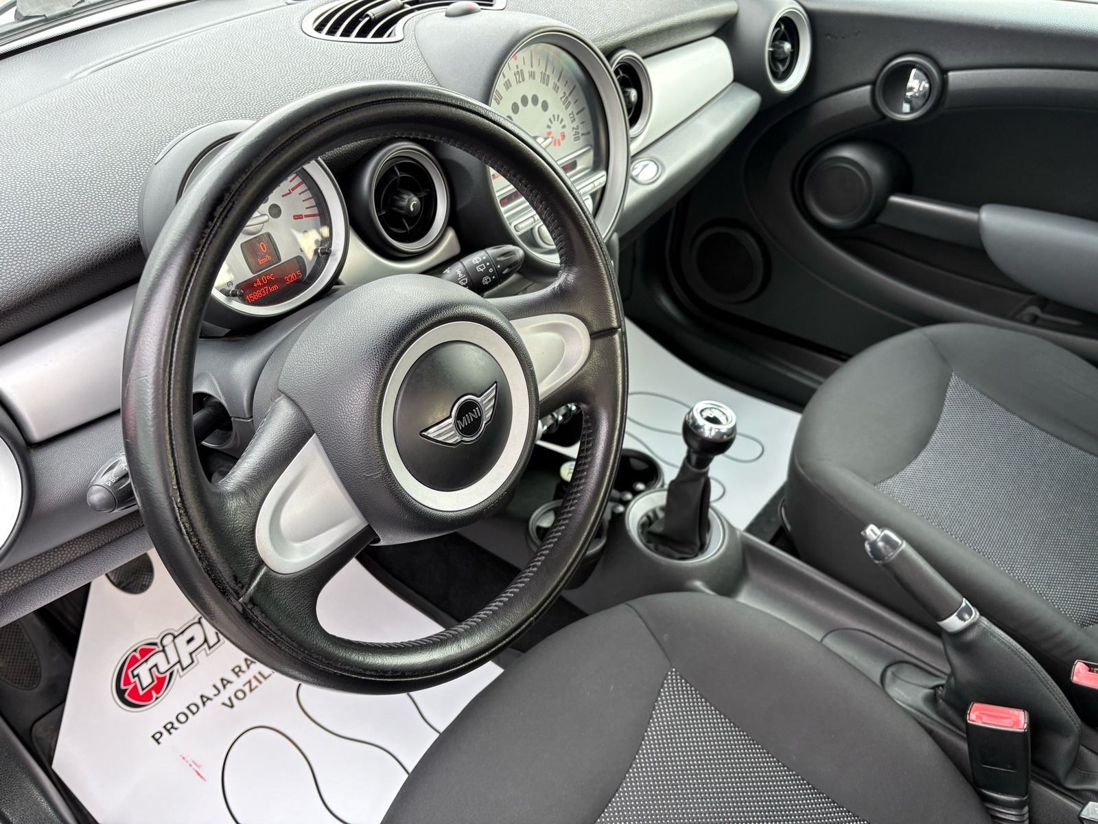 MINI Cooper 1.6 KLIMA - ALU - SERVIS - AUTOKREDIT, fotografija 9