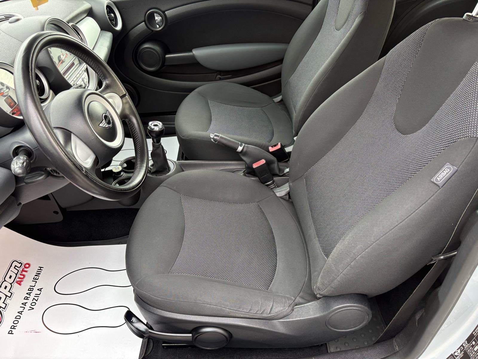 MINI Cooper 1.6 KLIMA - ALU - SERVIS - AUTOKREDIT, fotografija 11