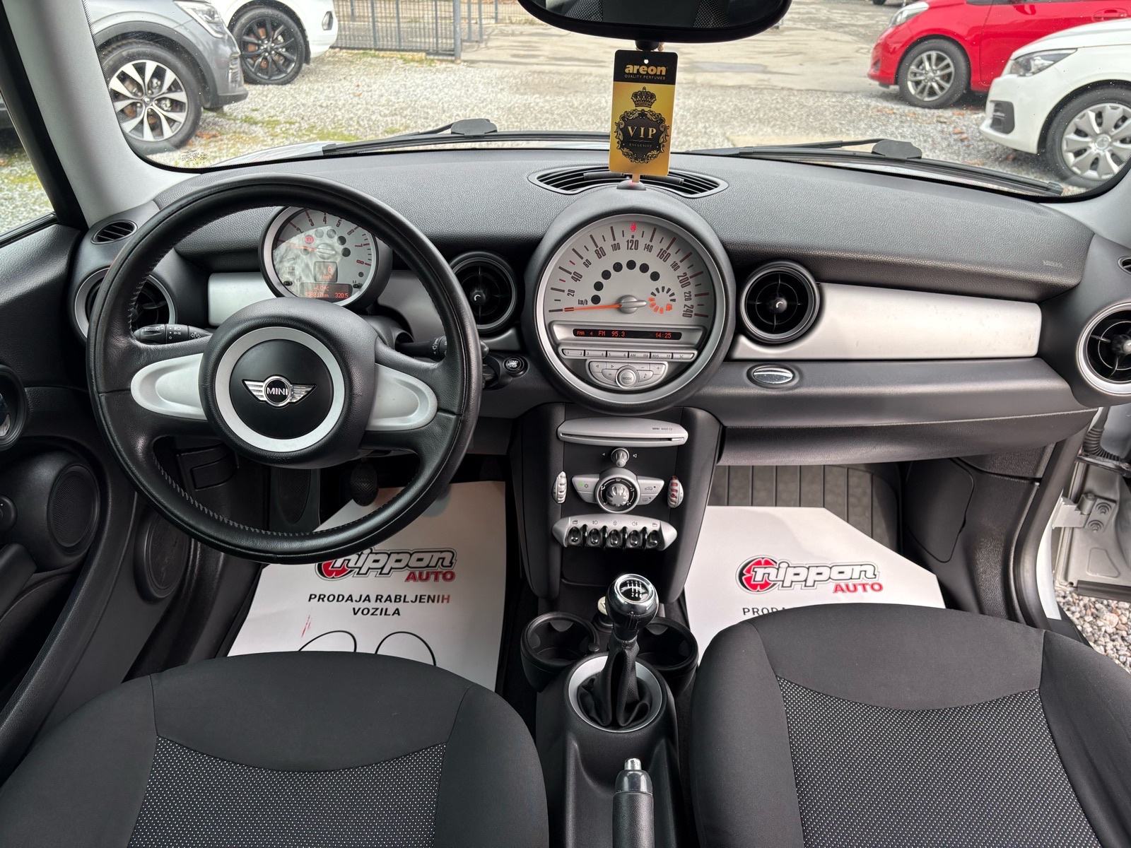 MINI Cooper 1.6 KLIMA - ALU - SERVIS - AUTOKREDIT, fotografija 12