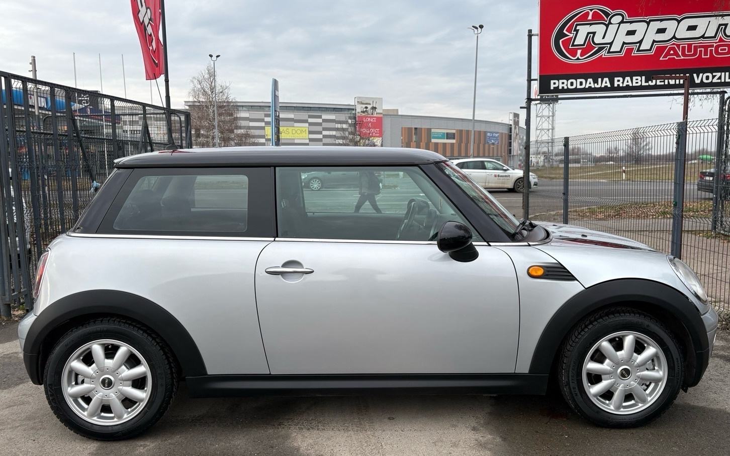 MINI Cooper 1.6 KLIMA - ALU - SERVIS - AUTOKREDIT, fotografija 7