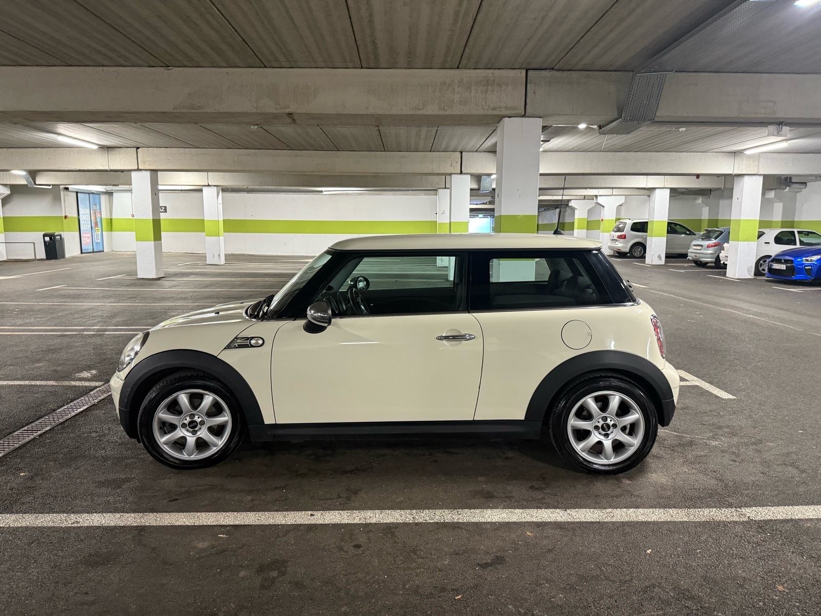 MINI Cooper 1,6, fotografija 1