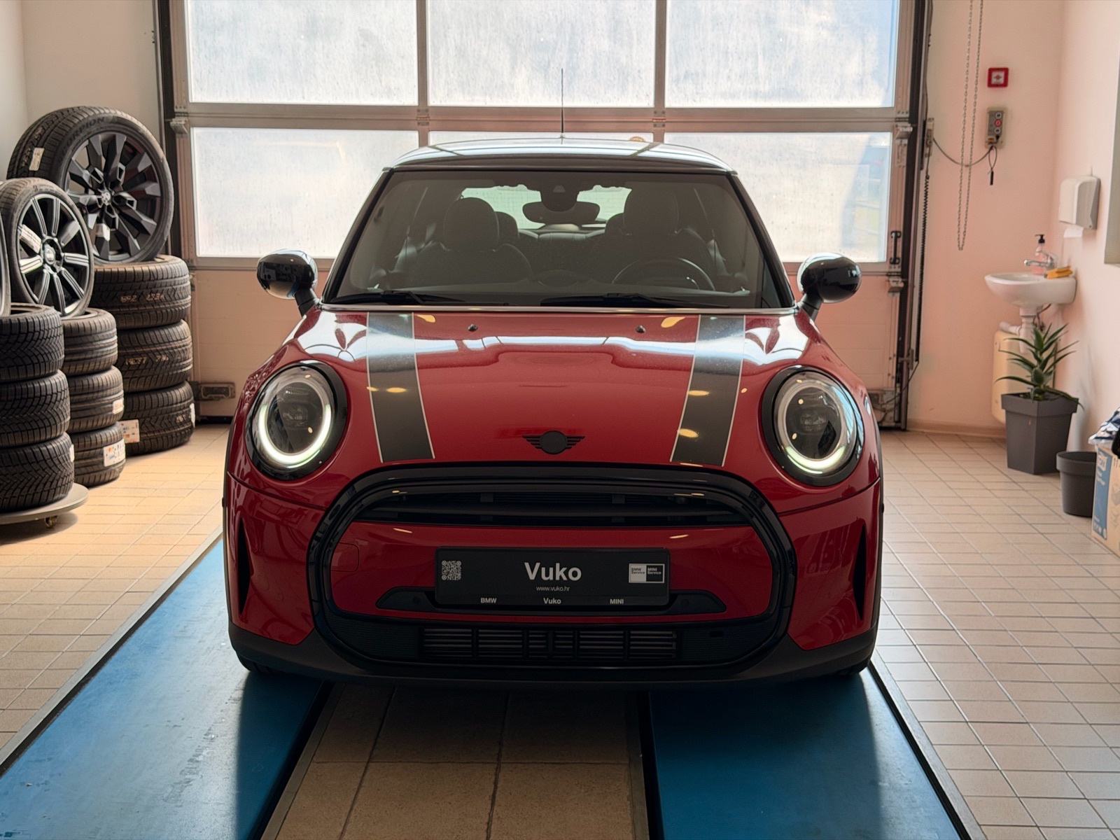 MINI Cooper 3-vrata F56 automatik, fotografija 2