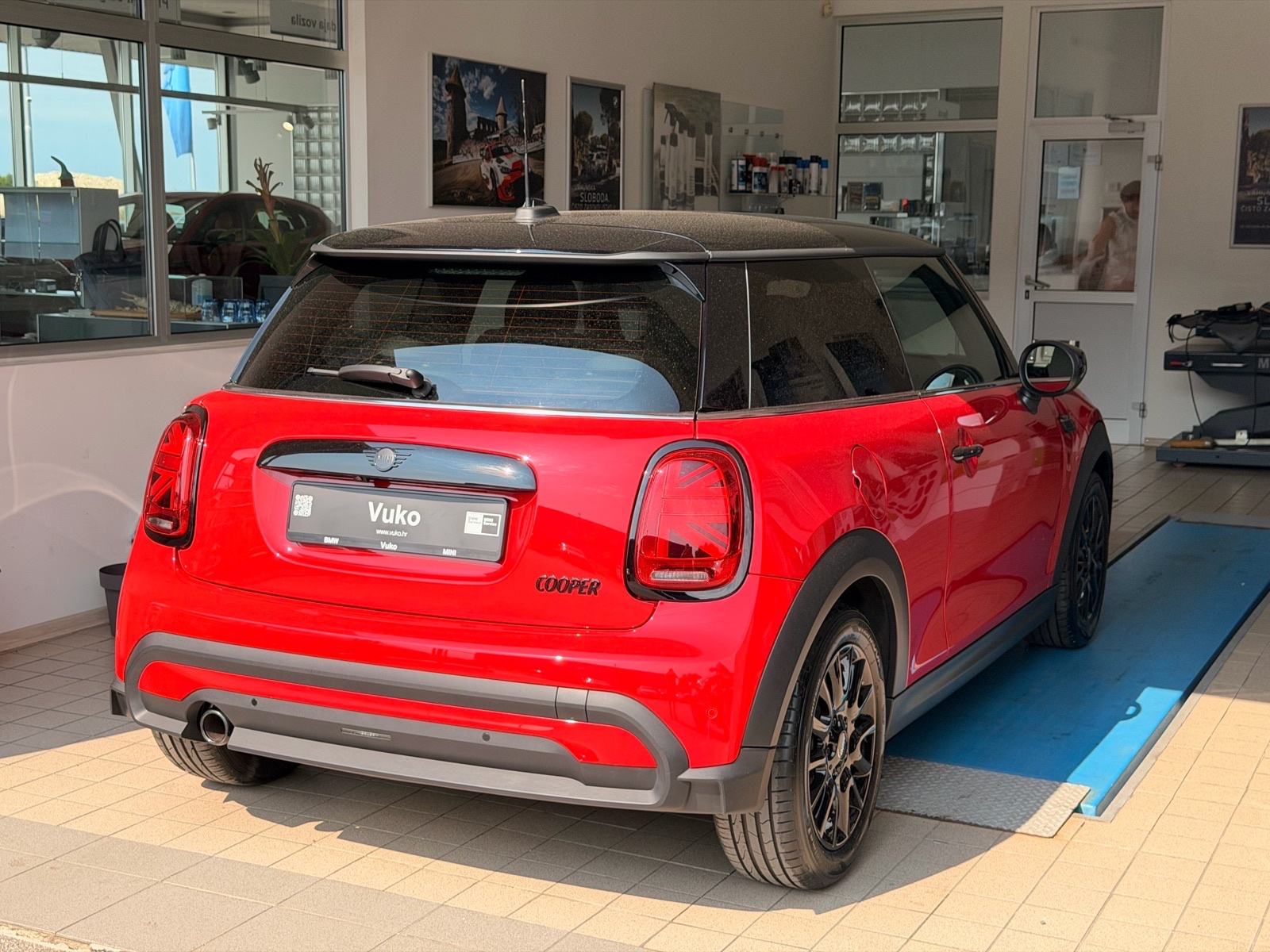 MINI Cooper 3-vrata F56 automatik, fotografija 6