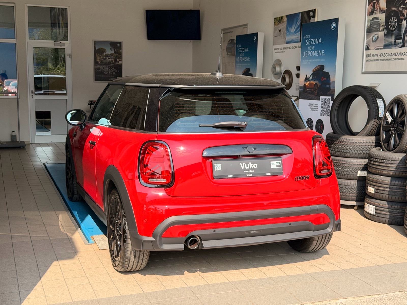 MINI Cooper 3-vrata F56 automatik, fotografija 4
