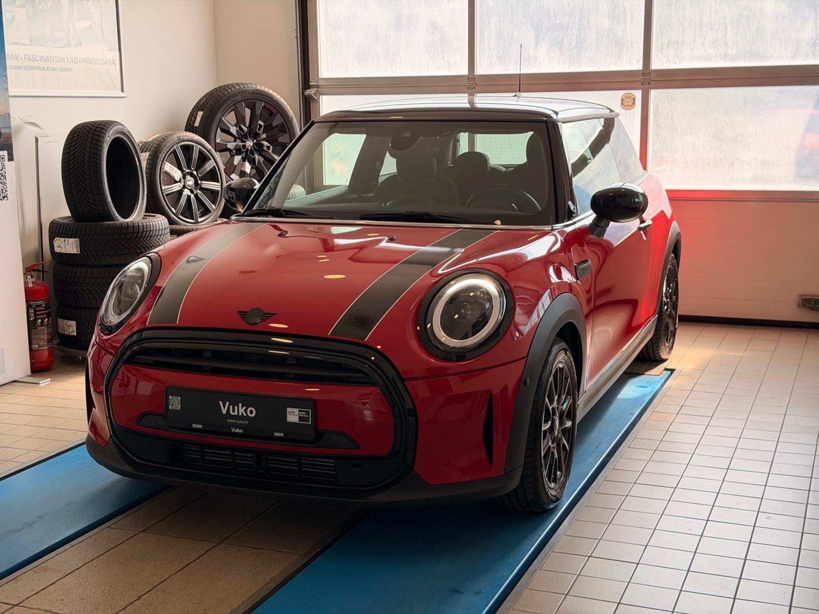 MINI Cooper 3-vrata F56 automatik, fotografija 3