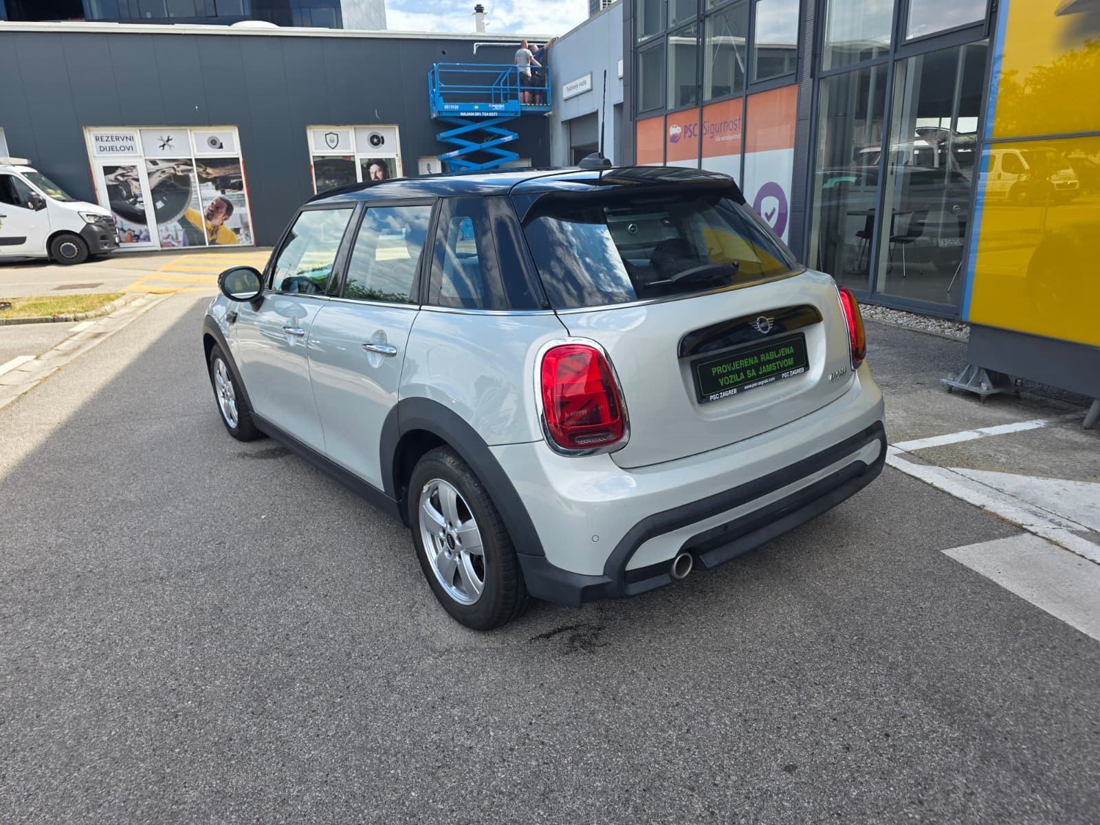 Mini Cooper 5 vrata 100kw - 1 godina garancije!, fotografija 17