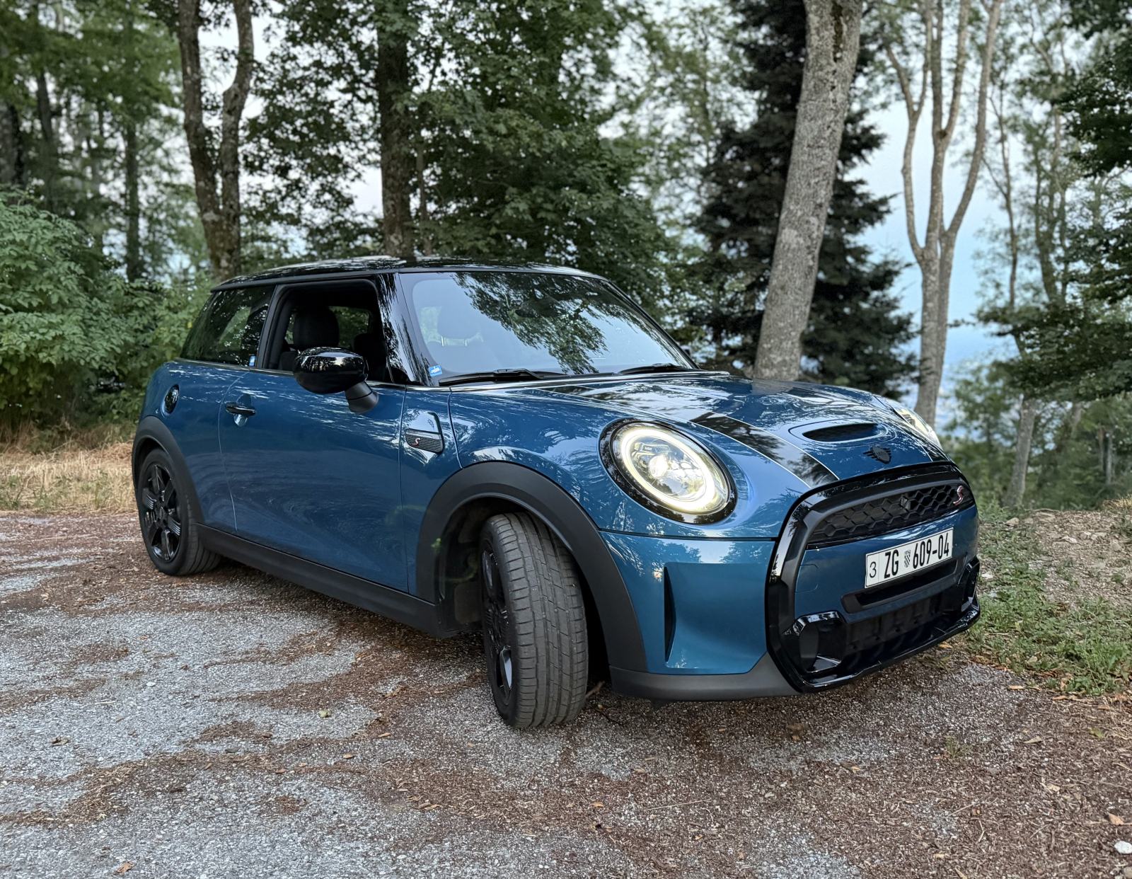 MINI Cooper S automatik, reg. 7/2027, samo 28 tkm, NOV, fotografija 2