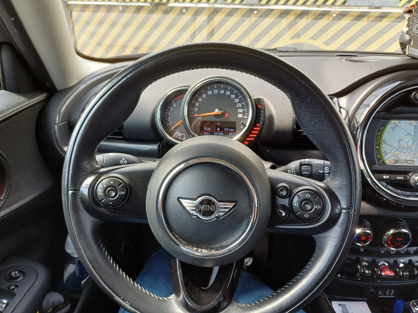 Mini Cooper Clubman,benzin,100kW,2017.g,180tkm,reg 12/26,servisiran, fotografija 9