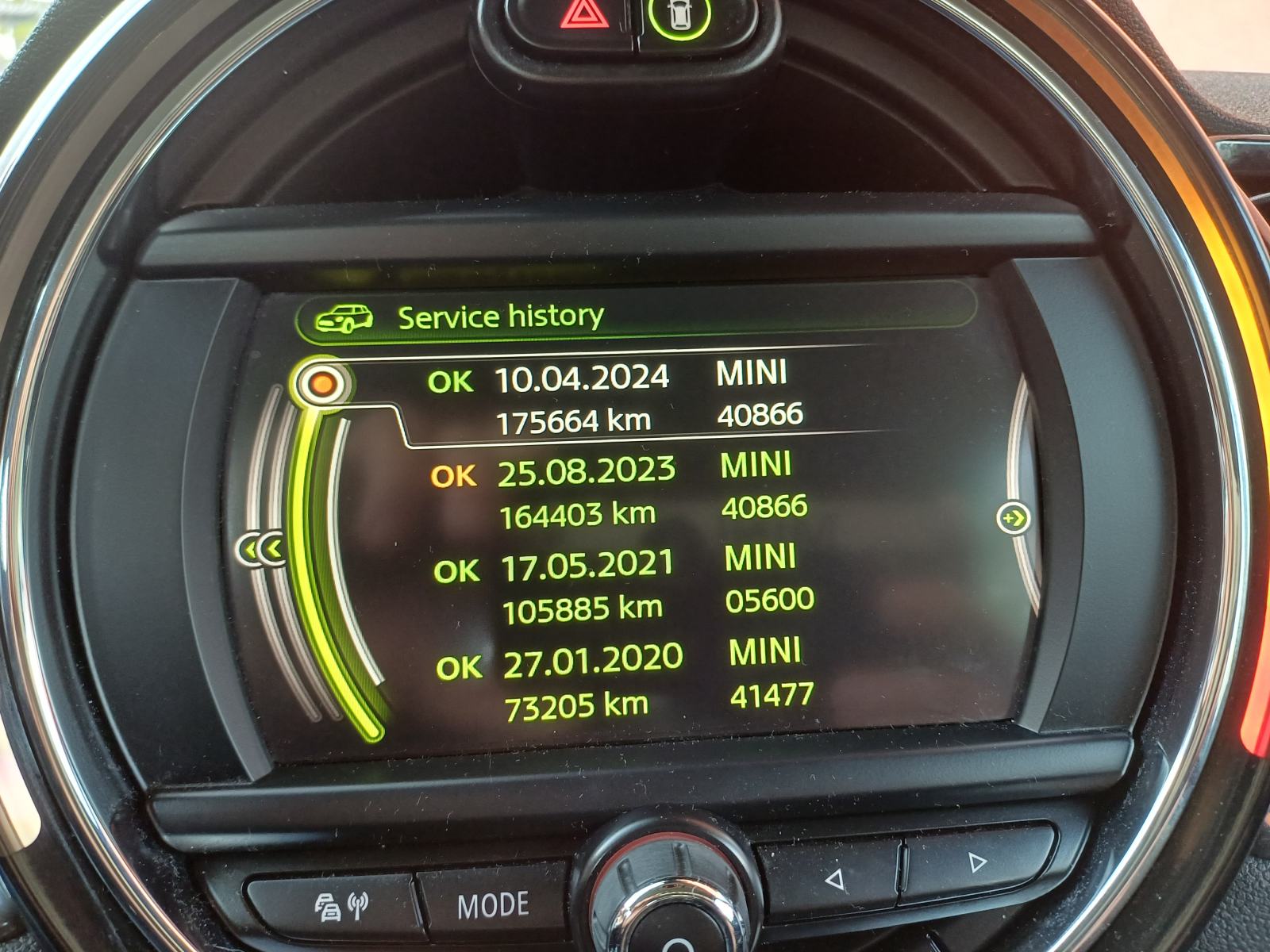 Mini Cooper Clubman,benzin,100kW,2017.g,180tkm,reg 12/26,servisiran, fotografija 20