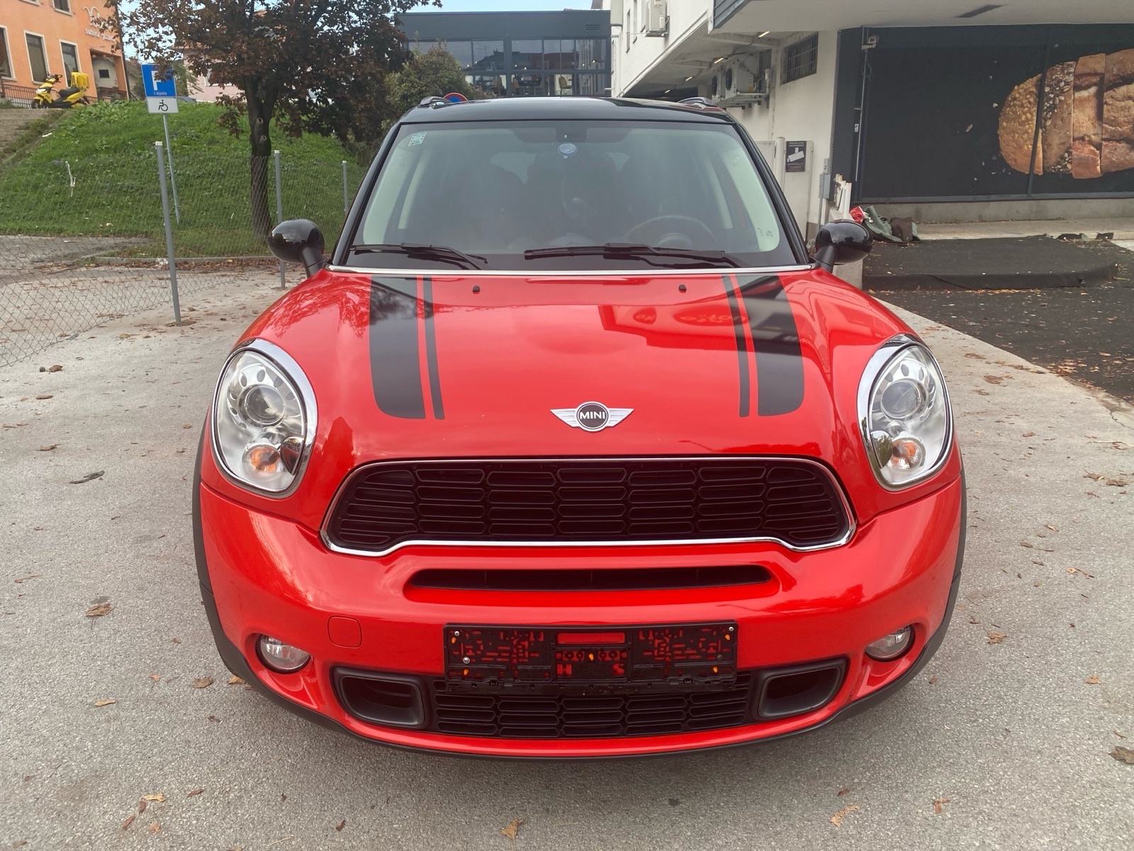 MINI Cooper Cooper ALL4, fotografija 3