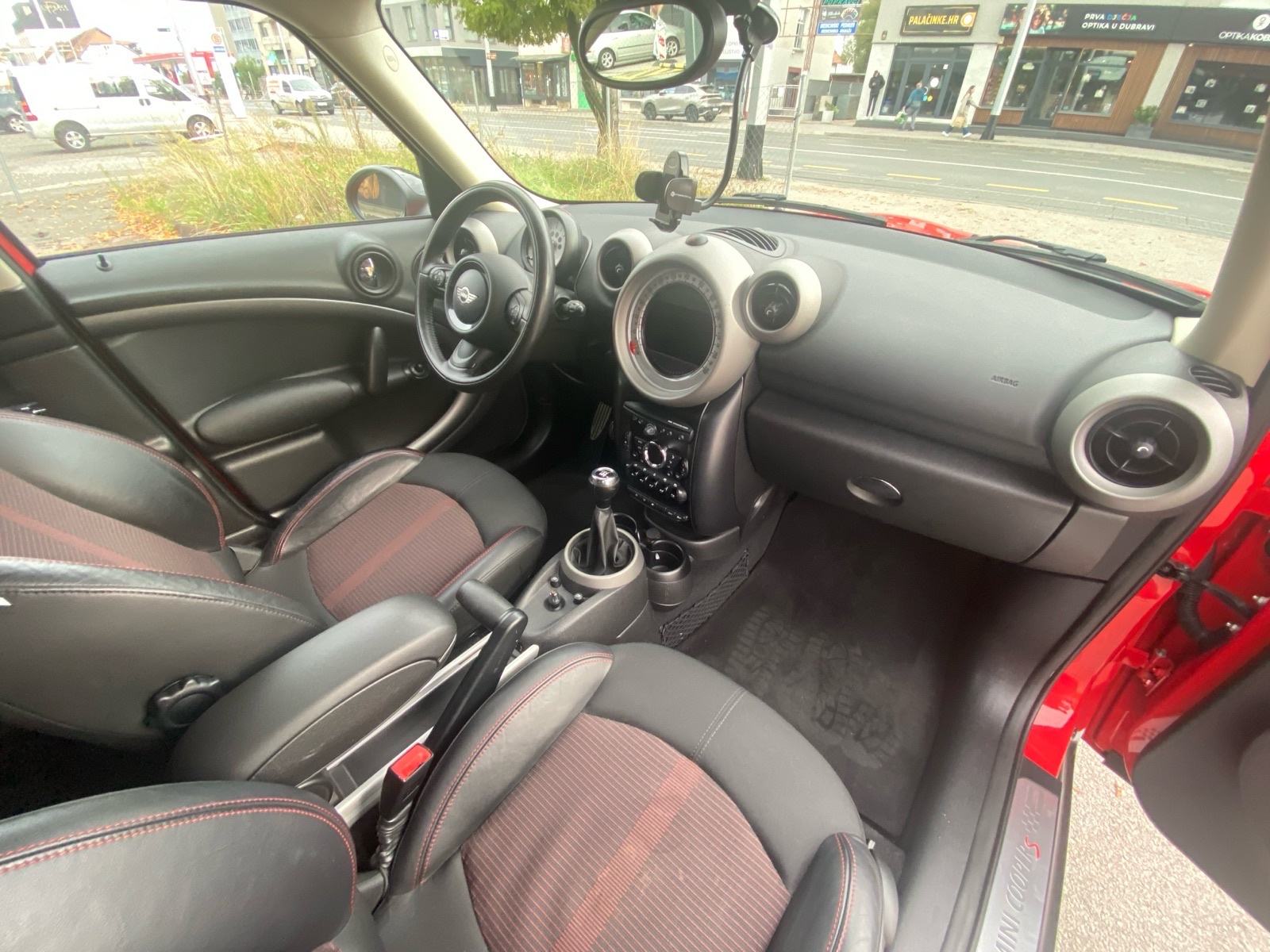 MINI Cooper Cooper ALL4, fotografija 9