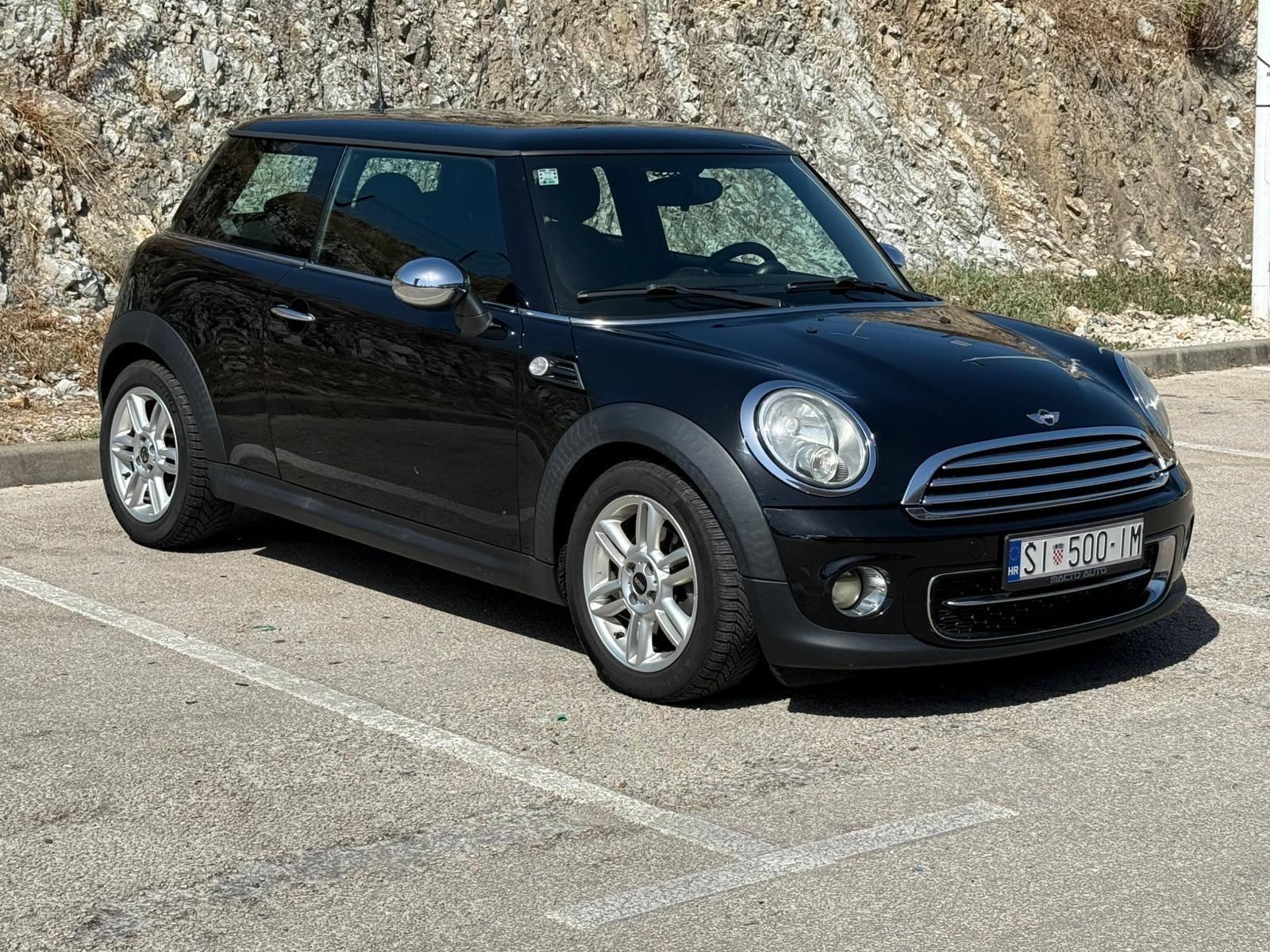 MINI Cooper Cooper D automatik, fotografija 3