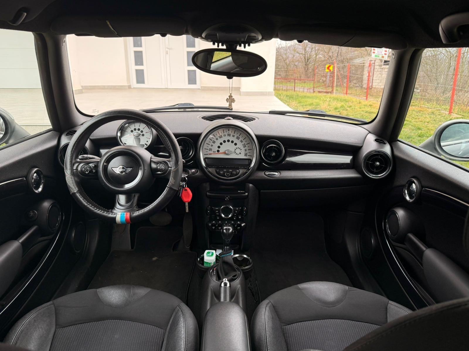 MINI Cooper Cooper D automatik, fotografija 4