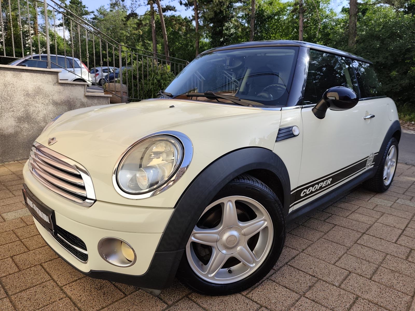 MINI Cooper Cooper 1.6 D 110 KS, IZVRSTAN!, fotografija 2