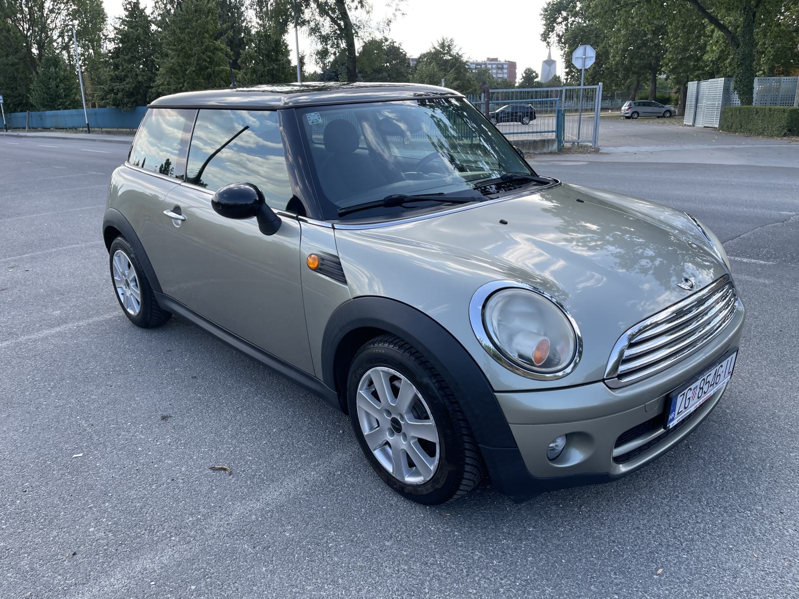 MINI Cooper D, Nove gume, Reg. do kraja godine, fotografija 3
