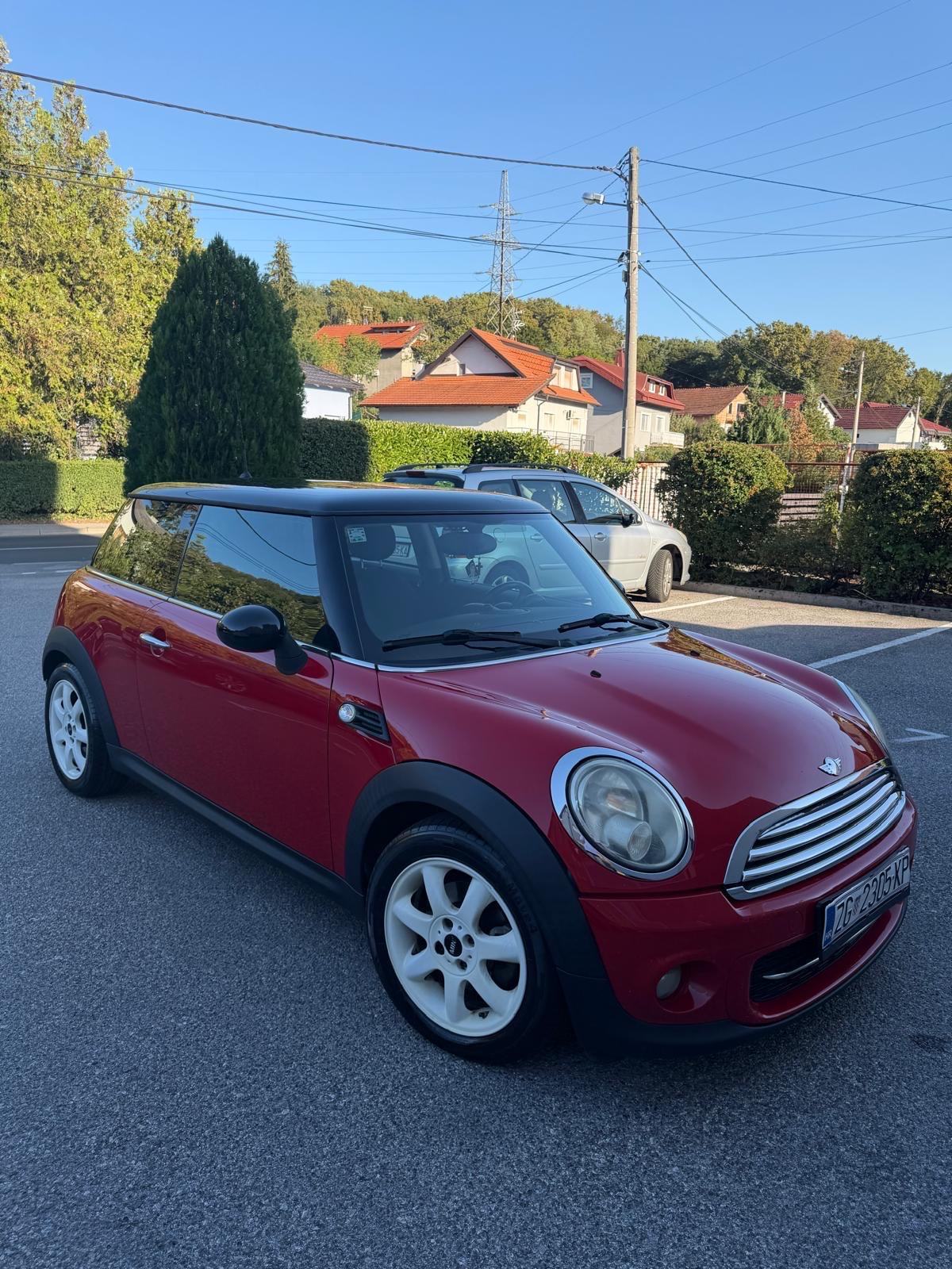 MINI Cooper D 1.6 82 kW / 112 KS – 2010., pogled izvana - slika 1