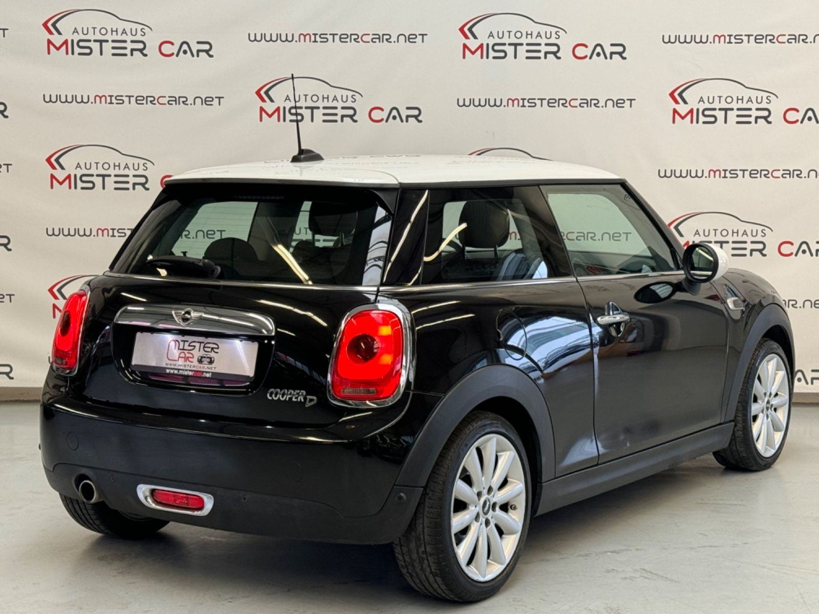 MINI Cooper D CHILI NAVI VISUAL BOOST SPORT SICEVI + GRIJANI PDC 2015, fotografija 17