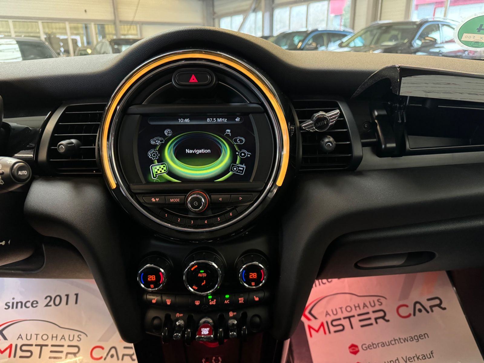 MINI Cooper D CHILI NAVI VISUAL BOOST SPORT SICEVI + GRIJANI PDC 2015, fotografija 12