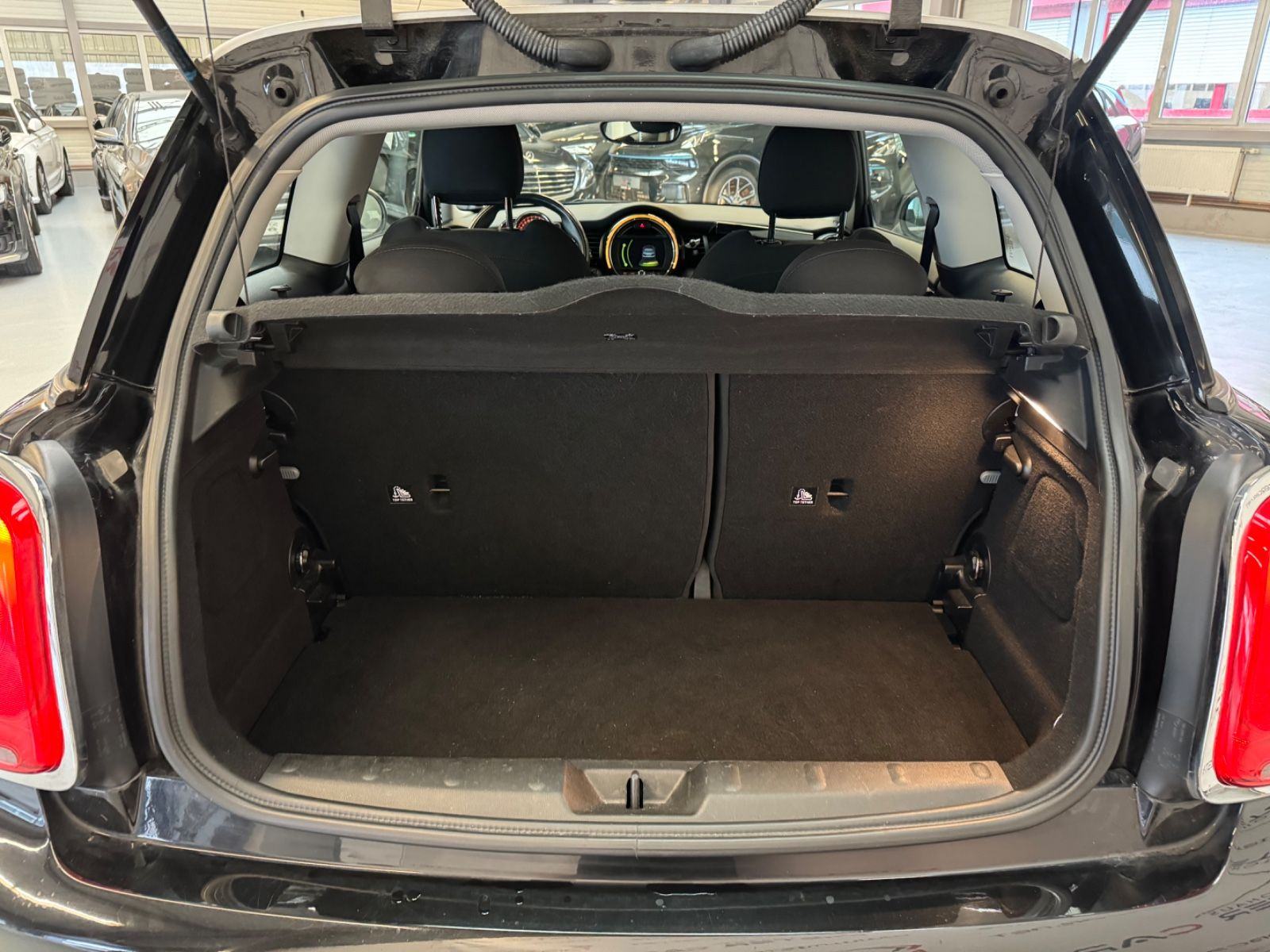 MINI Cooper D CHILI NAVI VISUAL BOOST SPORT SICEVI + GRIJANI PDC 2015, fotografija 18
