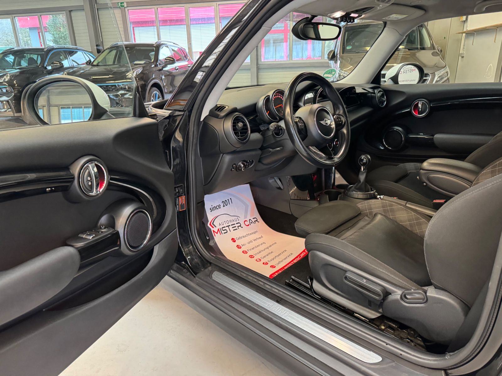MINI Cooper D CHILI NAVI VISUAL BOOST SPORT SICEVI + GRIJANI PDC 2015, fotografija 8