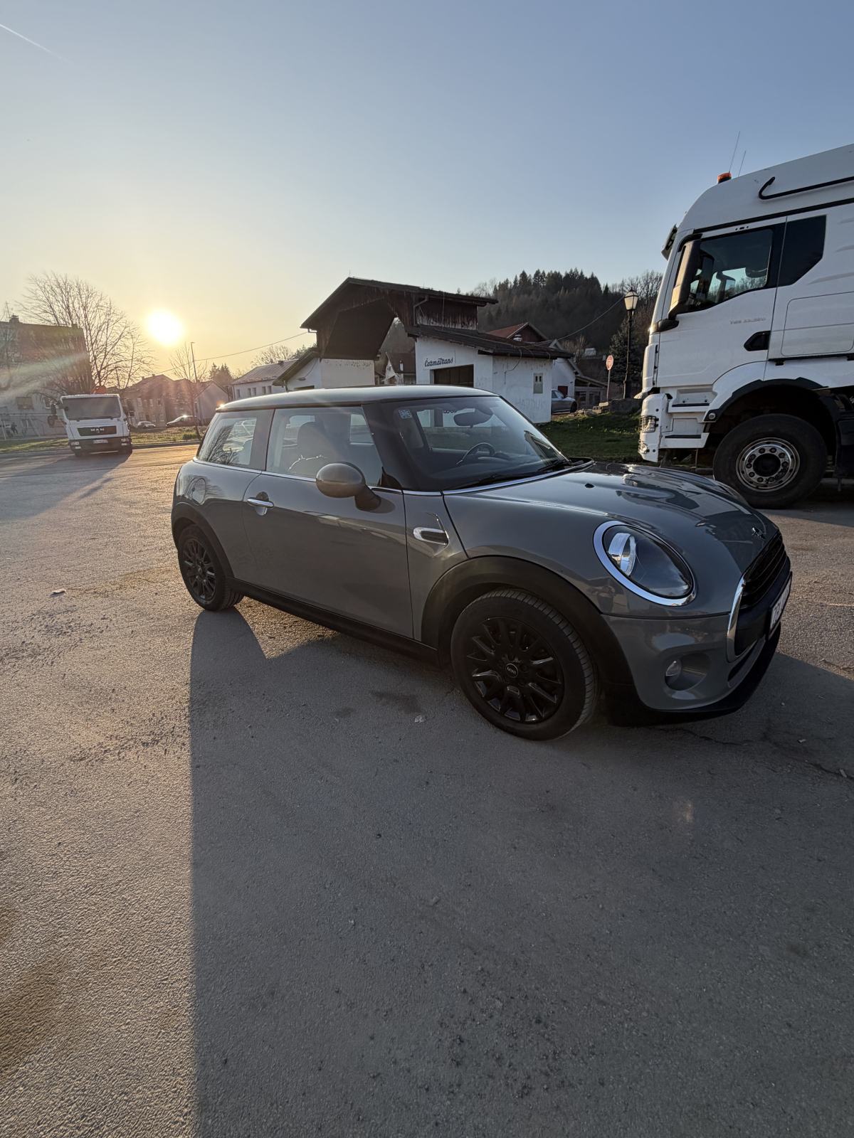 MINI Cooper D, Registriran, 2018 Godina,KAO NOVI 10.000 €, fotografija 2
