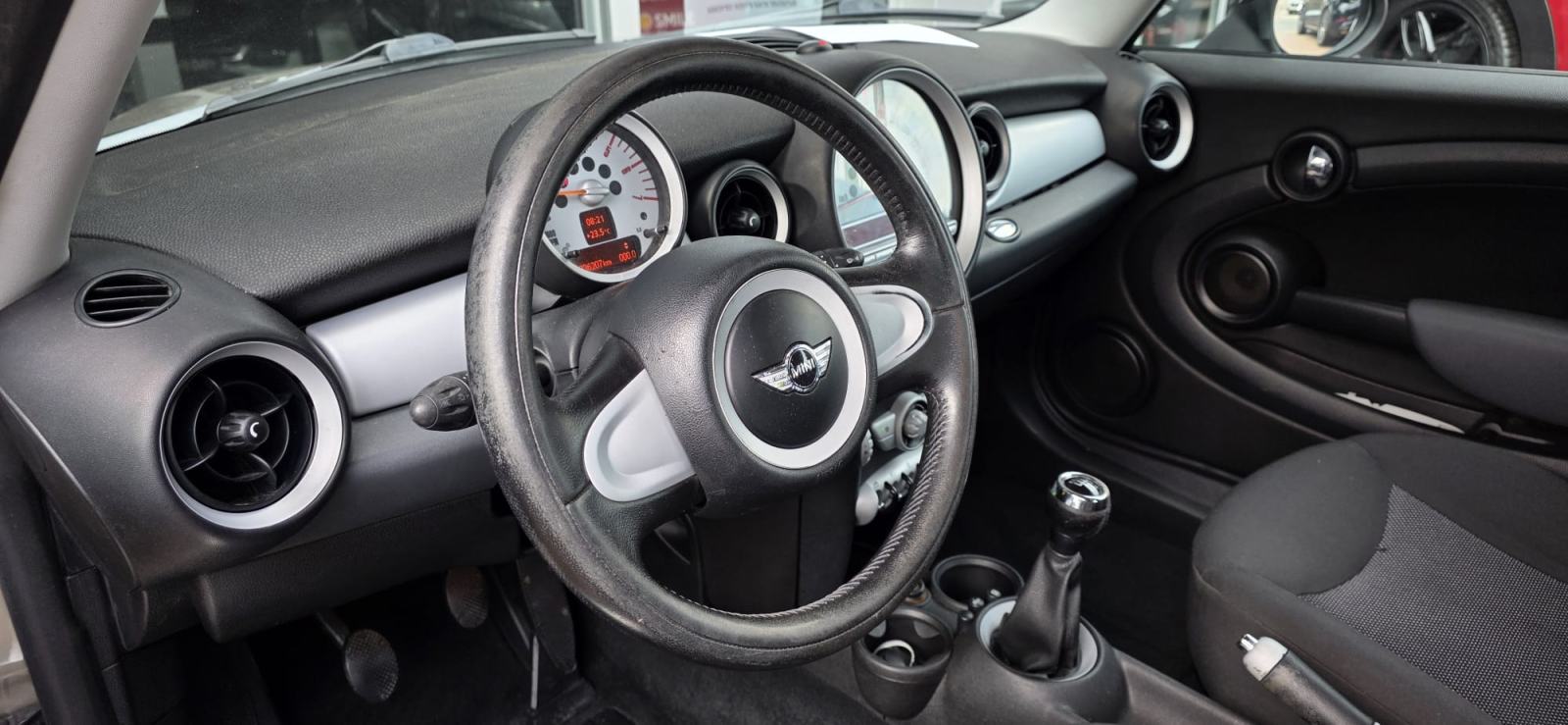MINI Cooper D, 80KW, 6 BRZINA, KLIMA, VELIKI I MALI SERVIS., fotografija 12