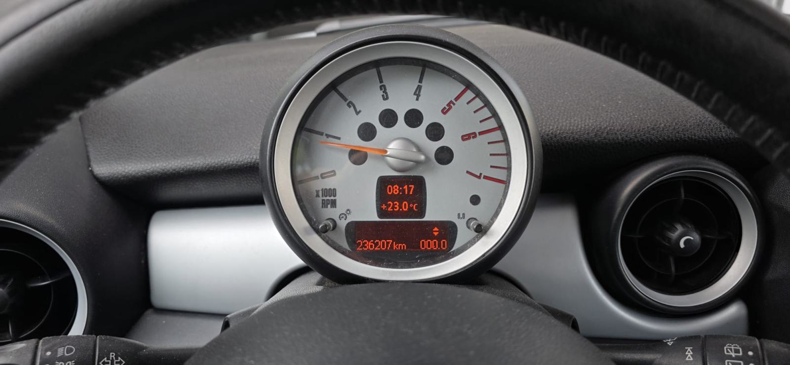 MINI Cooper D, 80KW, 6 BRZINA, KLIMA, VELIKI I MALI SERVIS., fotografija 14