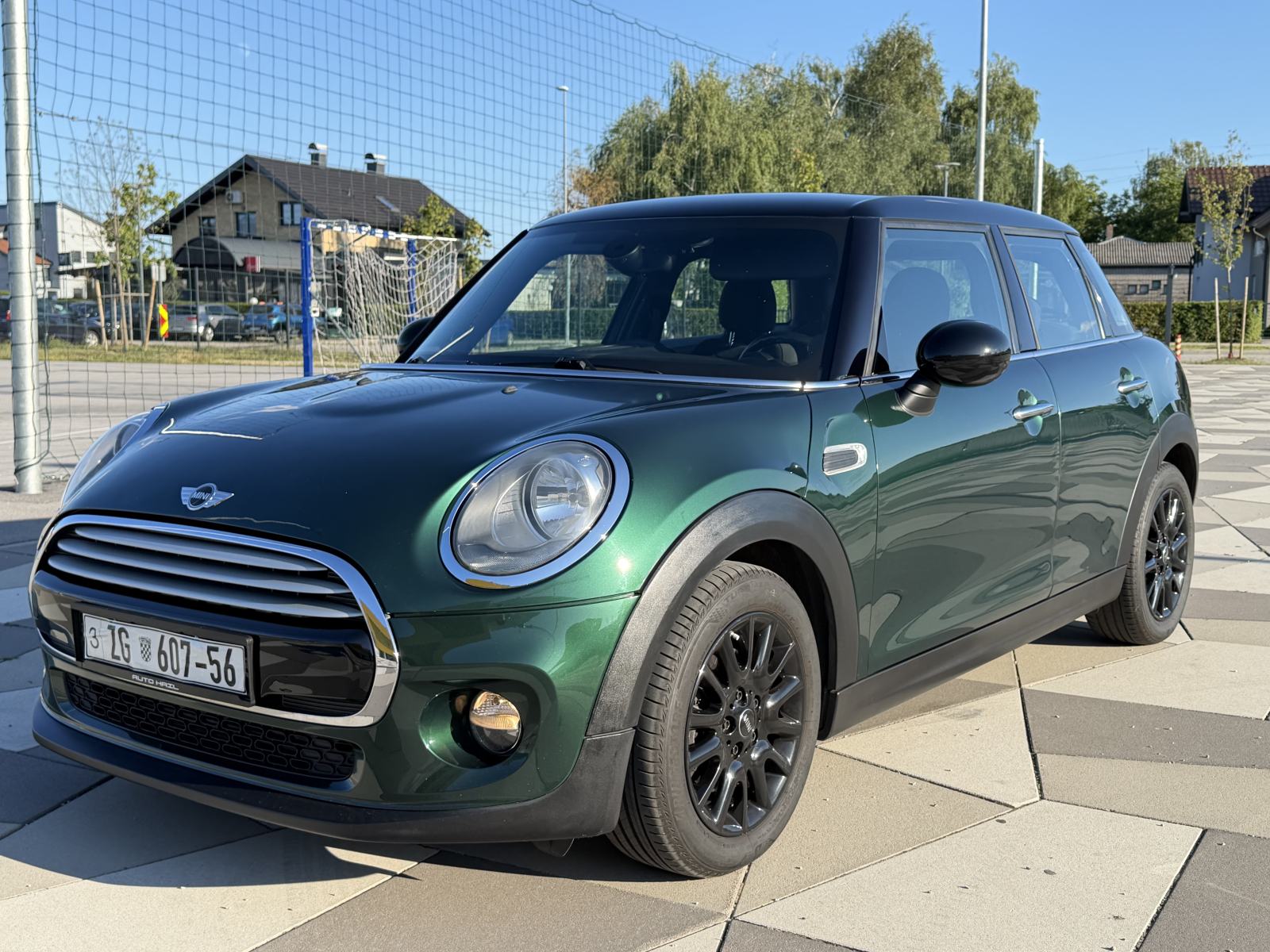 MINI Cooper F55 CHILLI CARPLAY PROF. NAVI AMBIENT LIGHT, fotografija 1