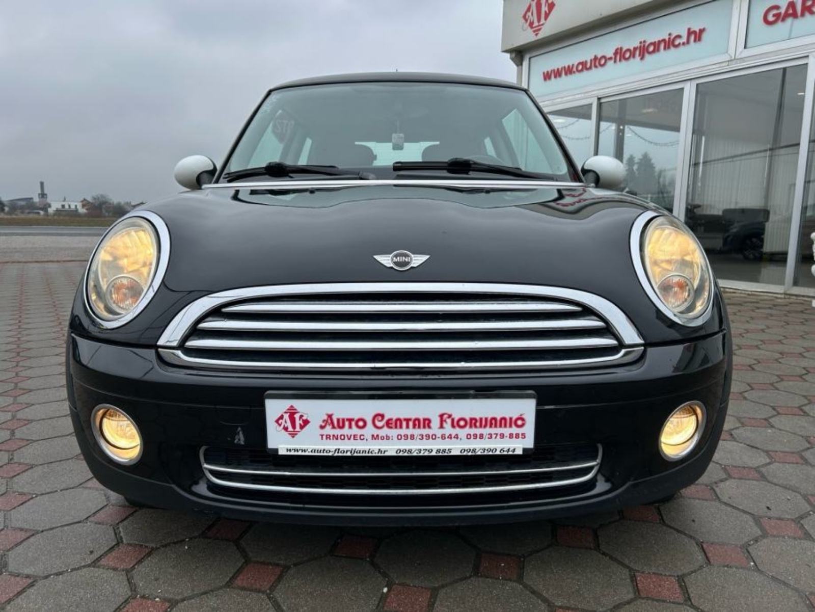 MINI Cooper One 1,4 benzin 2010.,KLIMA, SERVIS, ALU, 153 000 km, fotografija 2