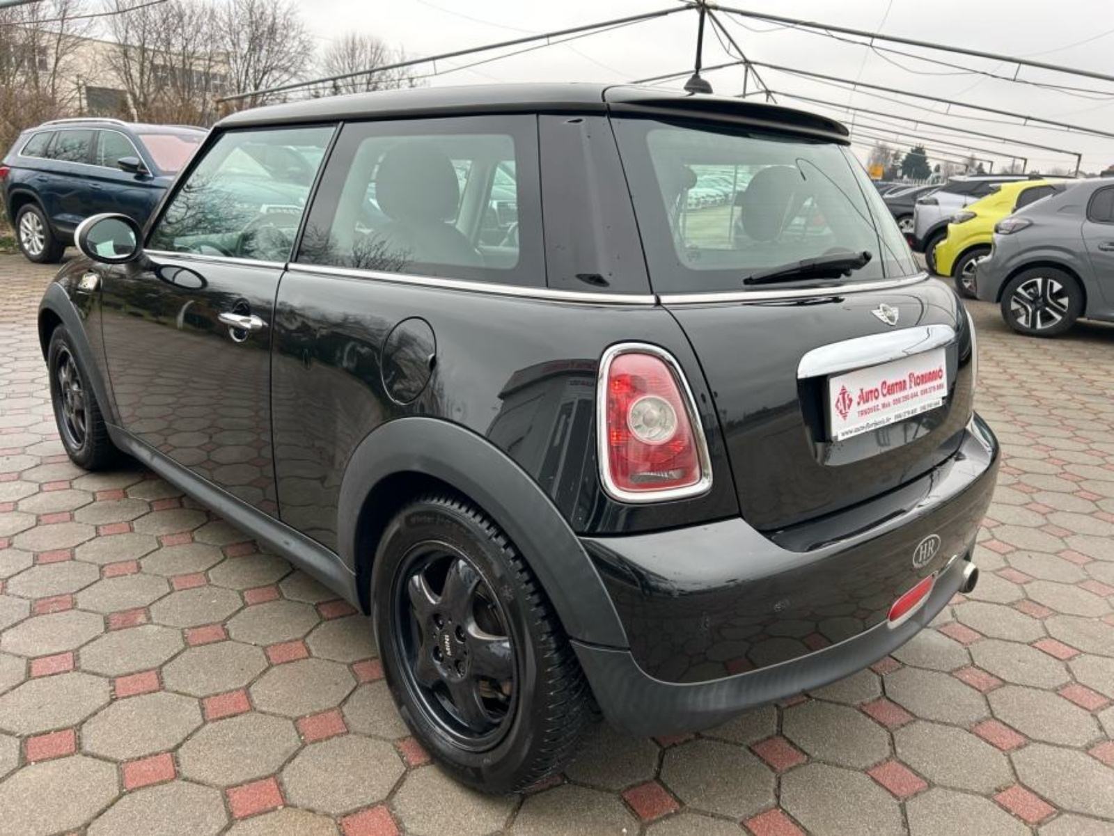 MINI Cooper One 1,4 benzin 2010.,KLIMA, SERVIS, ALU, 153 000 km, fotografija 5