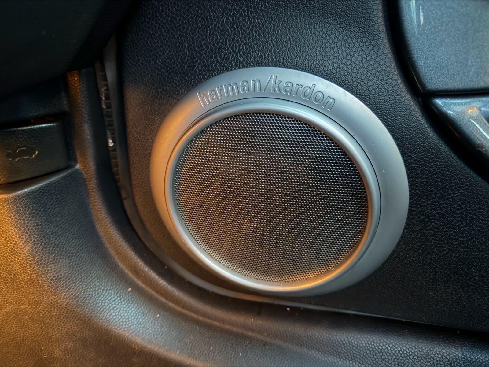 MINI COOPER 1,4 D MAXX OPREMA KOŽA TV NAVI PANORAMA HARMAN CARDAN, fotografija 11