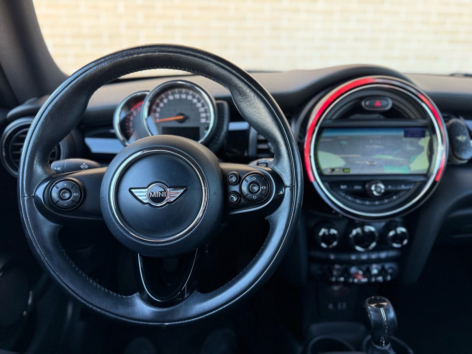 MINI Cooper One 1.5d•NAVI•LED•KEYLESS•ODLIČAN, fotografija 14
