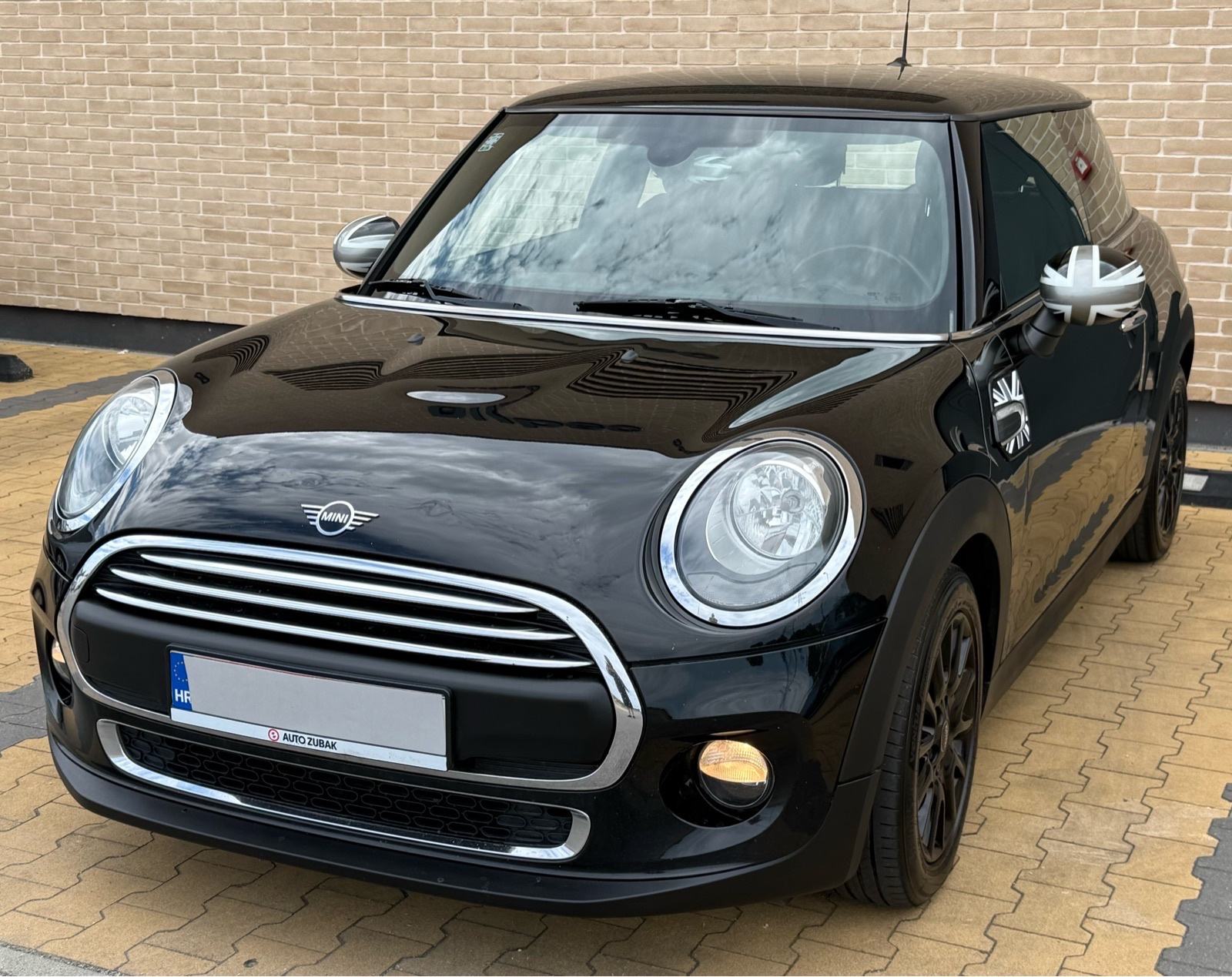 MINI Cooper One 1.5d•NAVI•LED•KEYLESS•ODLIČAN, fotografija 13