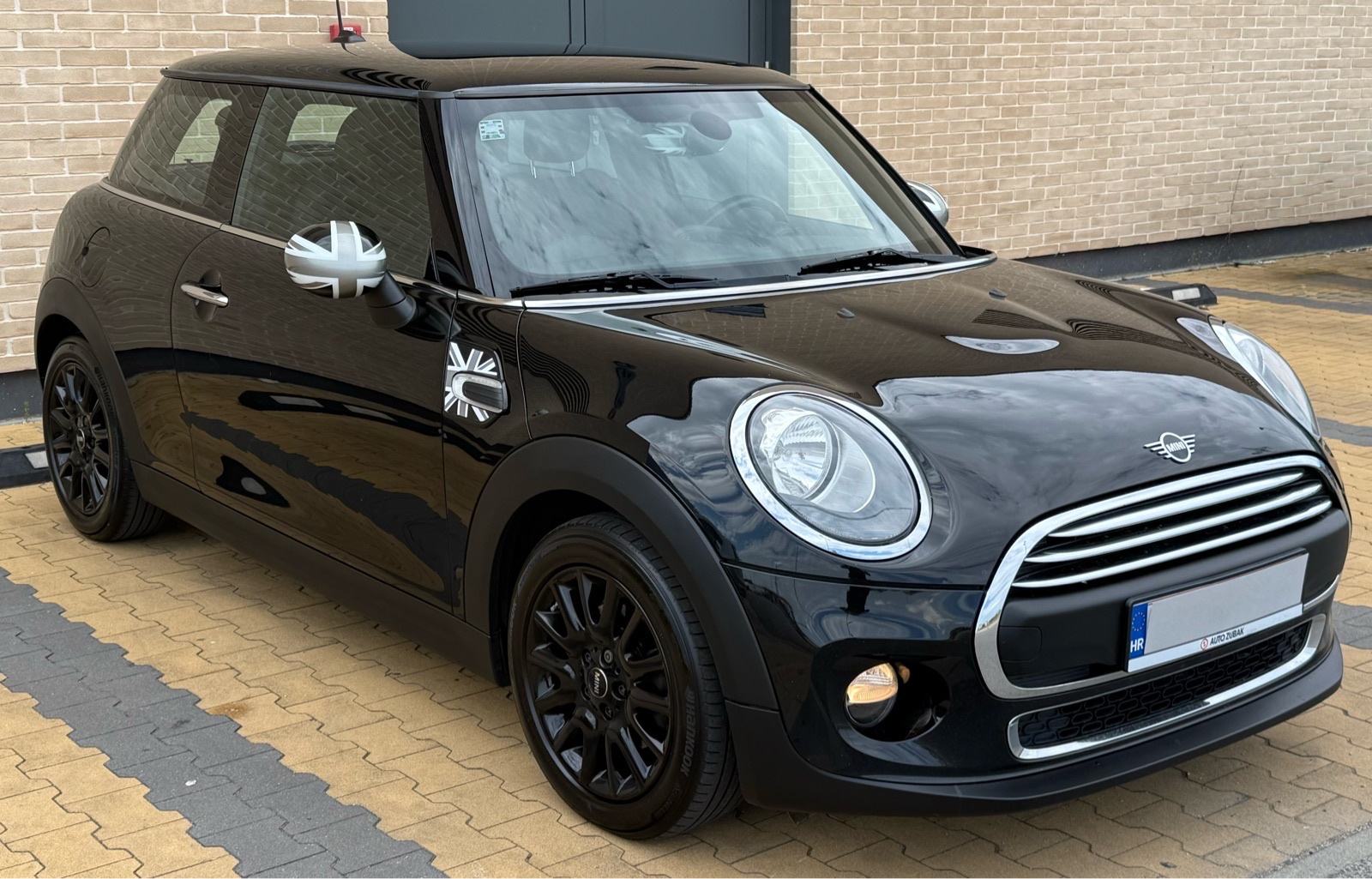 MINI Cooper One D•NAVIGACIJA•LED•KEYLESS•ODLIČAN, fotografija 5