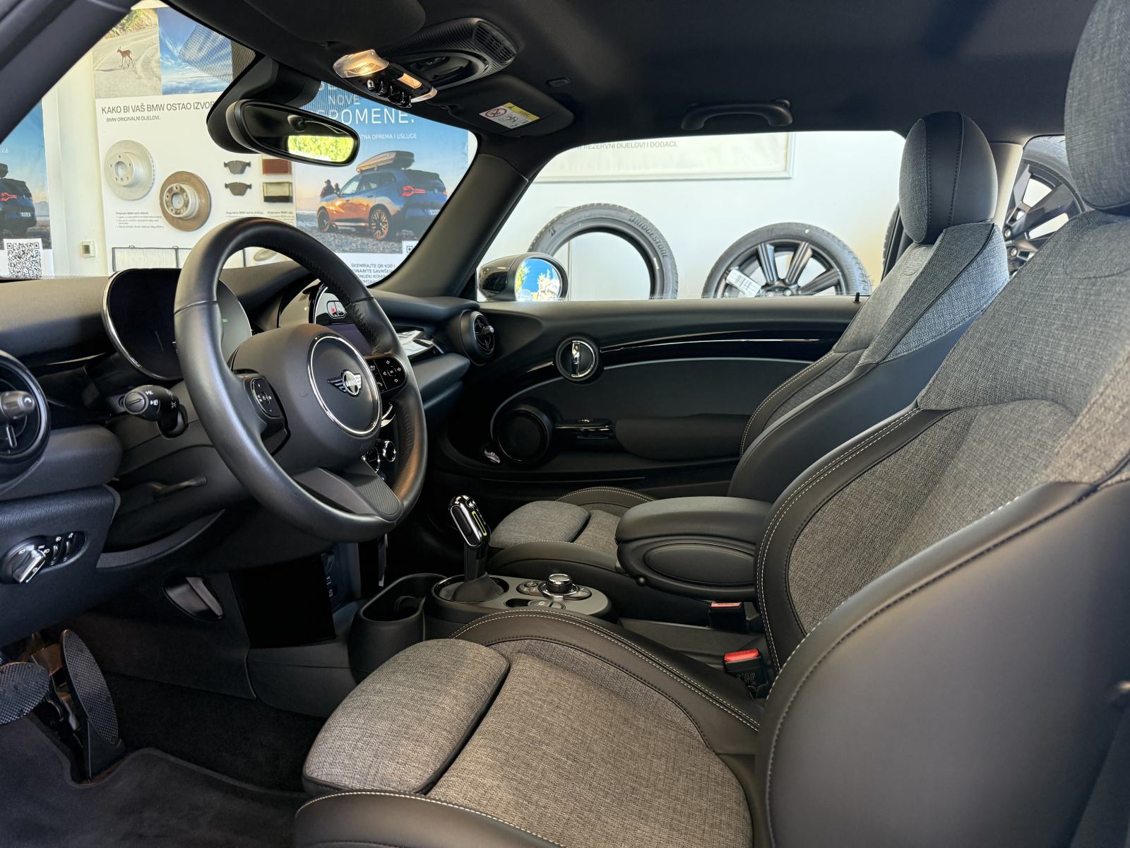 MINI Cooper SE automatik, fotografija 8