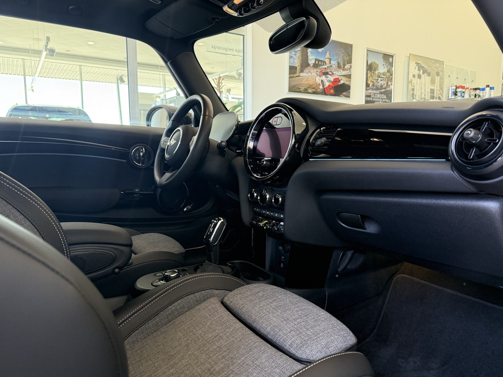 MINI Cooper SE automatik, fotografija 14