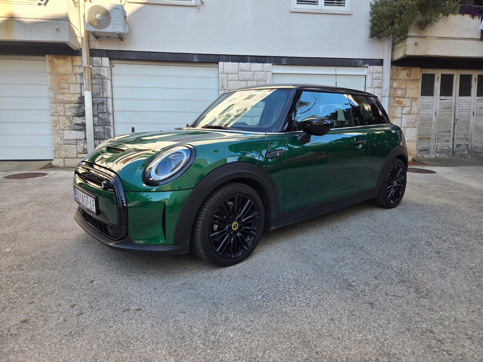 MINI Cooper SE ELECTRIC|13.500 km |FUL OPREMA |TOP STANJE |GARAŽIRAN, fotografija 1