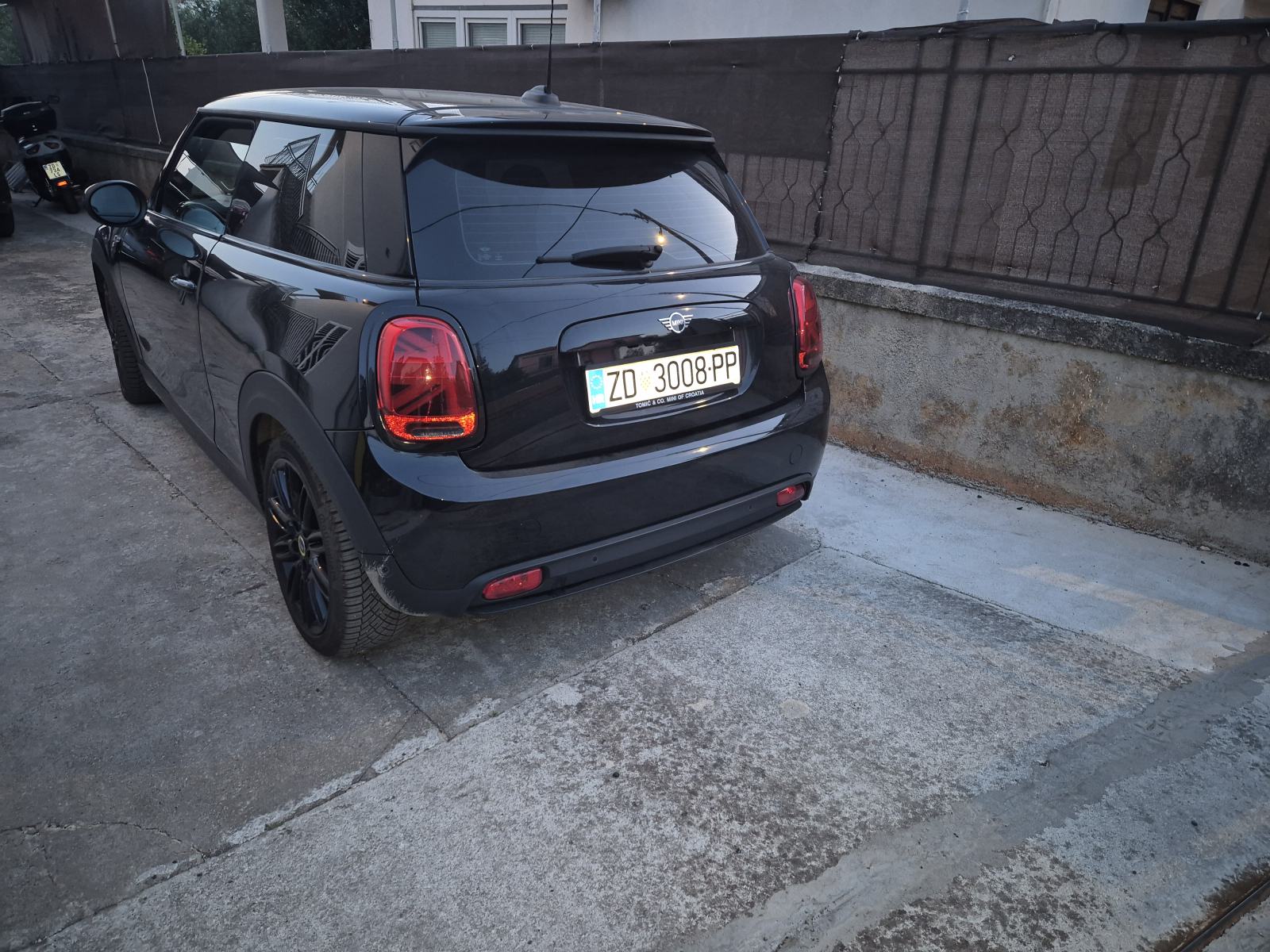 MINI Cooper SE Electric, fotografija 11