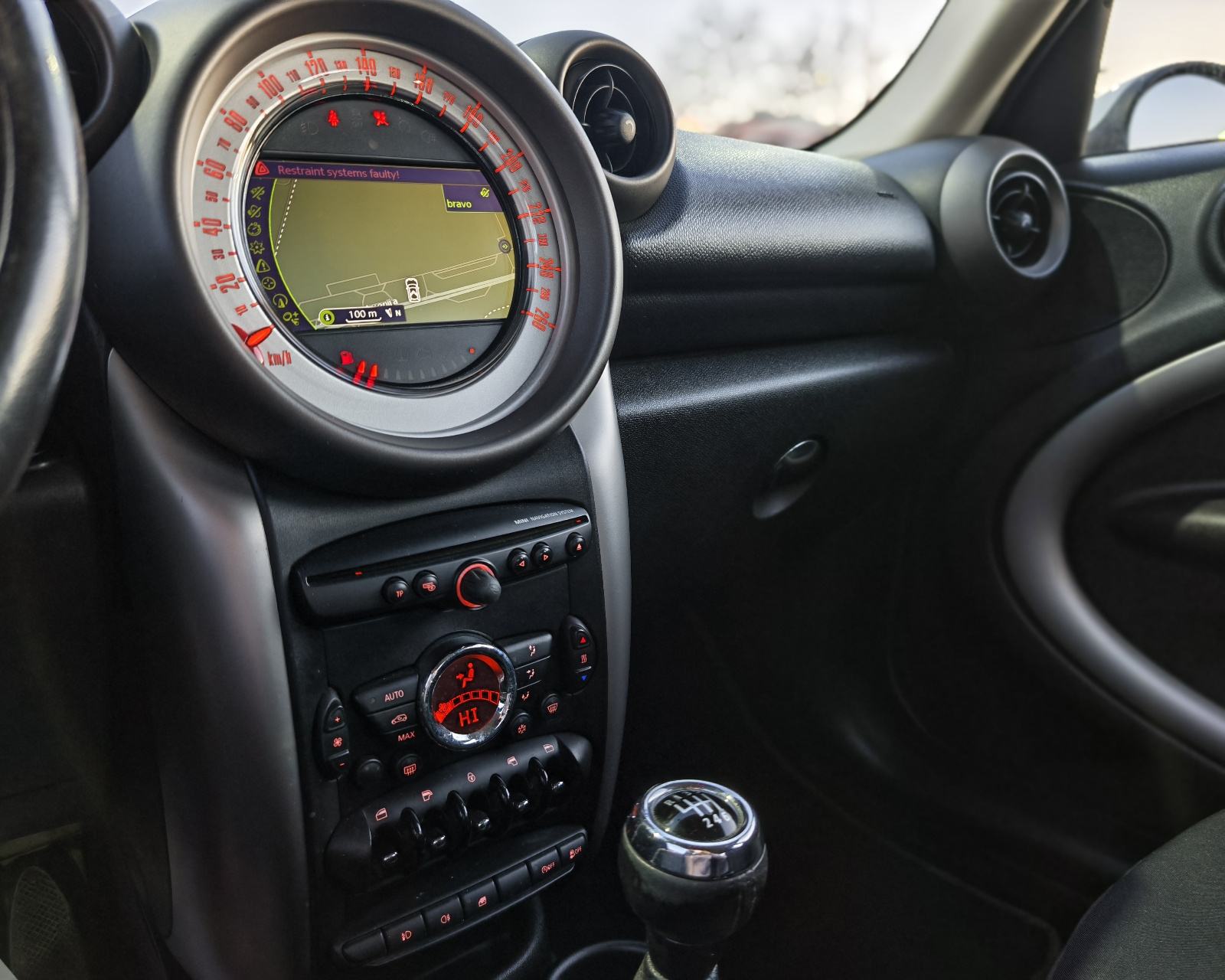 MINI Countryman 1.6D*4x4*led*Navi*top stanje., fotografija 14