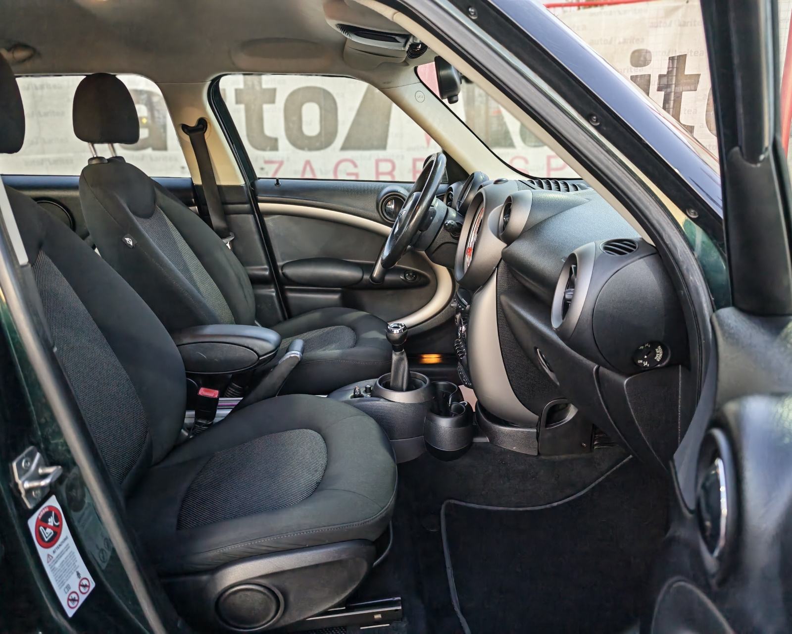 MINI Countryman 1.6D*4x4*led*Navi*top stanje., fotografija 10