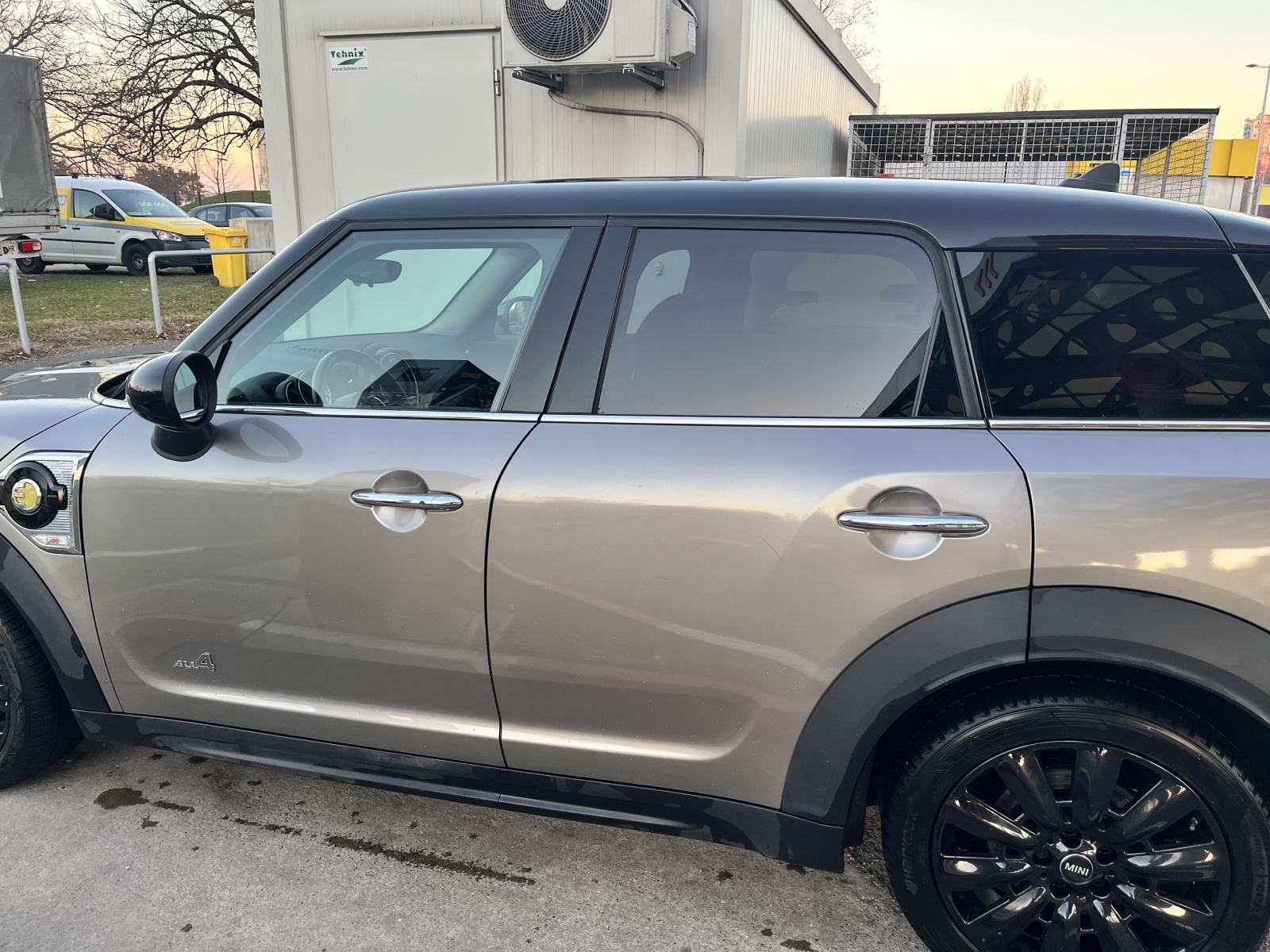 MINI Countryman Cooper u PDV-u plug-in hibrid, servisiran, fotografija 3