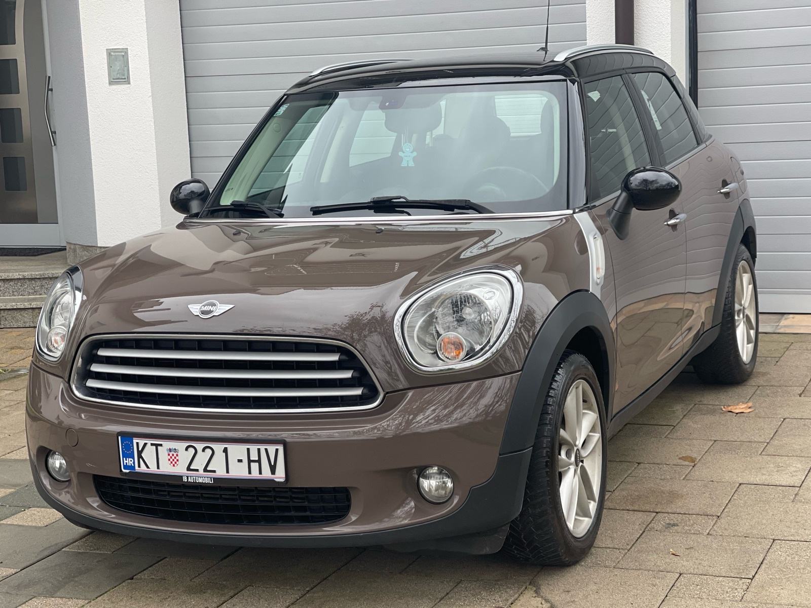 MINI Countryman Cooper 1.6 D - 128 TKM•Servisna•REG 3/27•Alu 17”•Navi, fotografija 3
