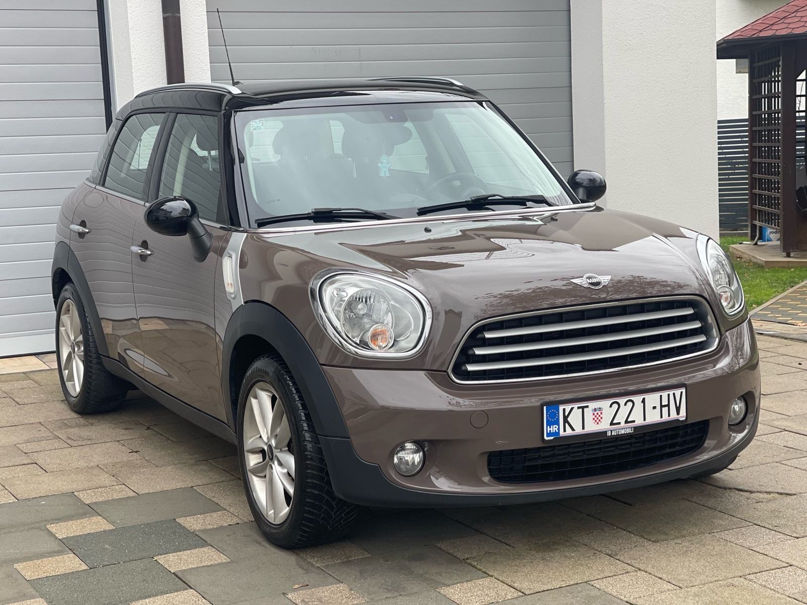 MINI Countryman Cooper 1.6 D - 128 TKM•Servisna•REG 3/27•Alu 17”•Navi, fotografija 2