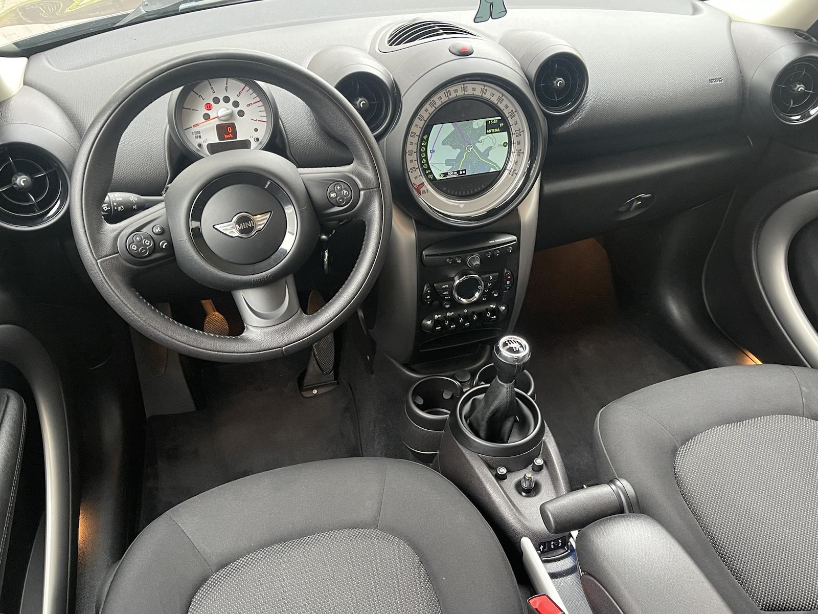 MINI Countryman Cooper 1.6 D - 128 TKM•Servisna•REG 3/27•Alu 17”•Navi, fotografija 9
