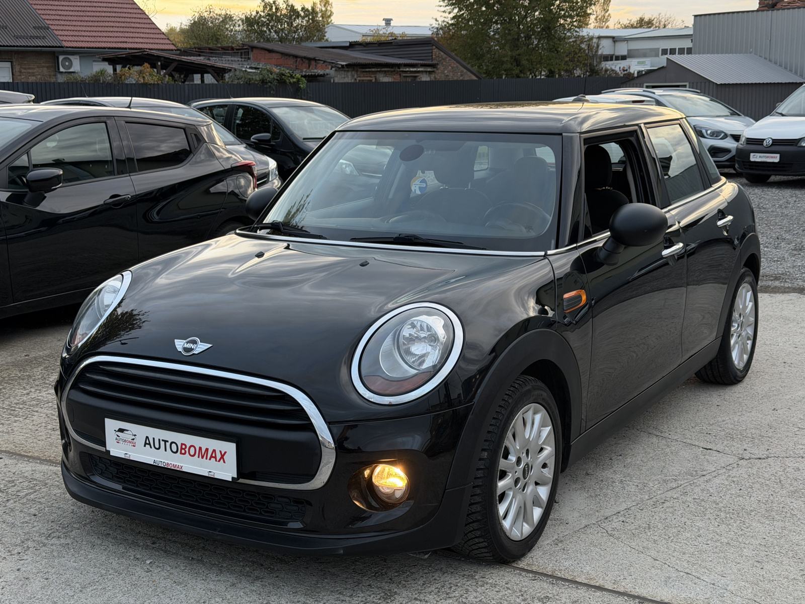 MINI One D Chili -POTVRDA KM-PET VRATA-NAVI PROF.-PDC-NOVI MODEL, pogled izvana - slika 1